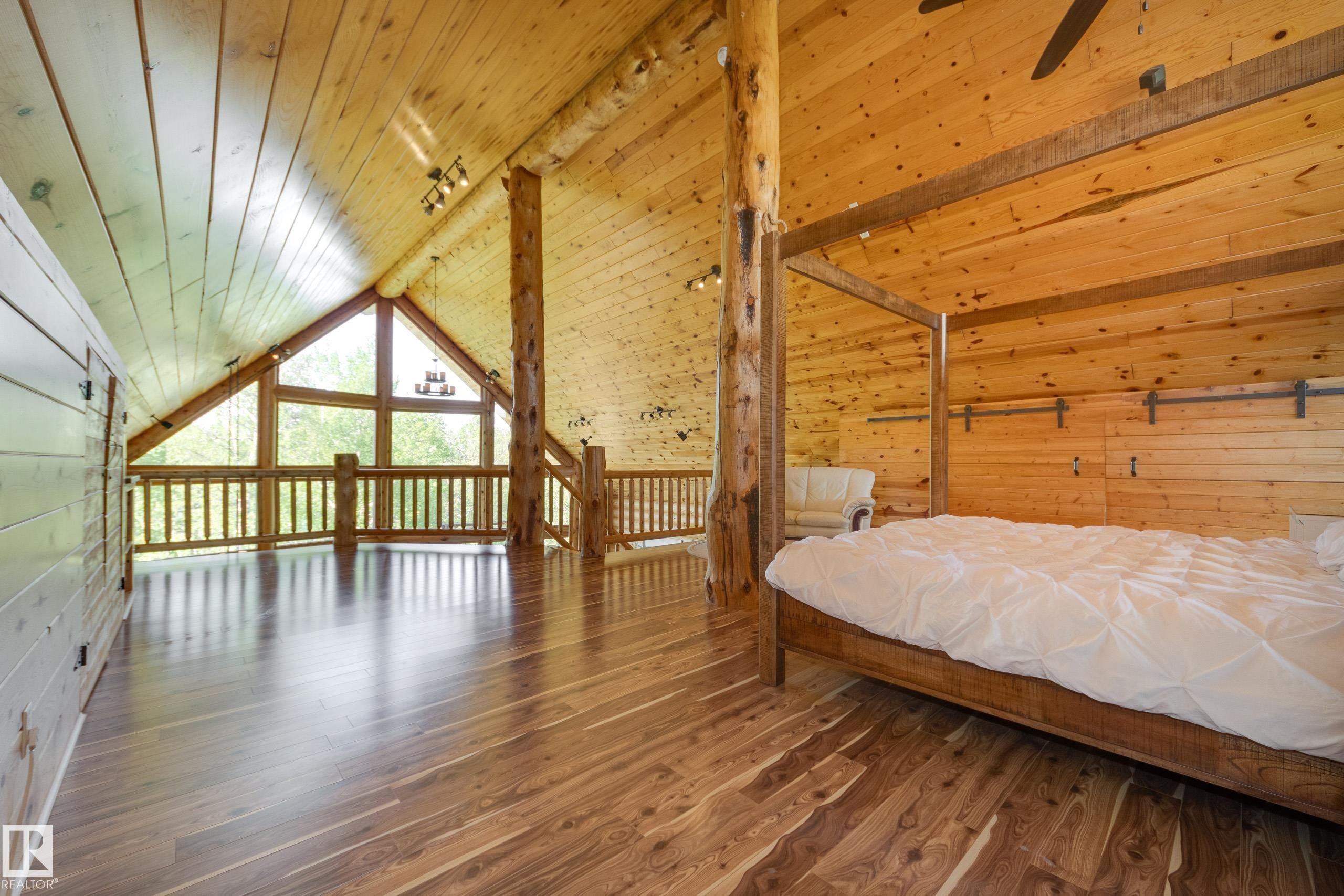 3-54227 Rge Road 275, Rural Sturgeon County, AB - Indoor Photo Showing Bedroom
