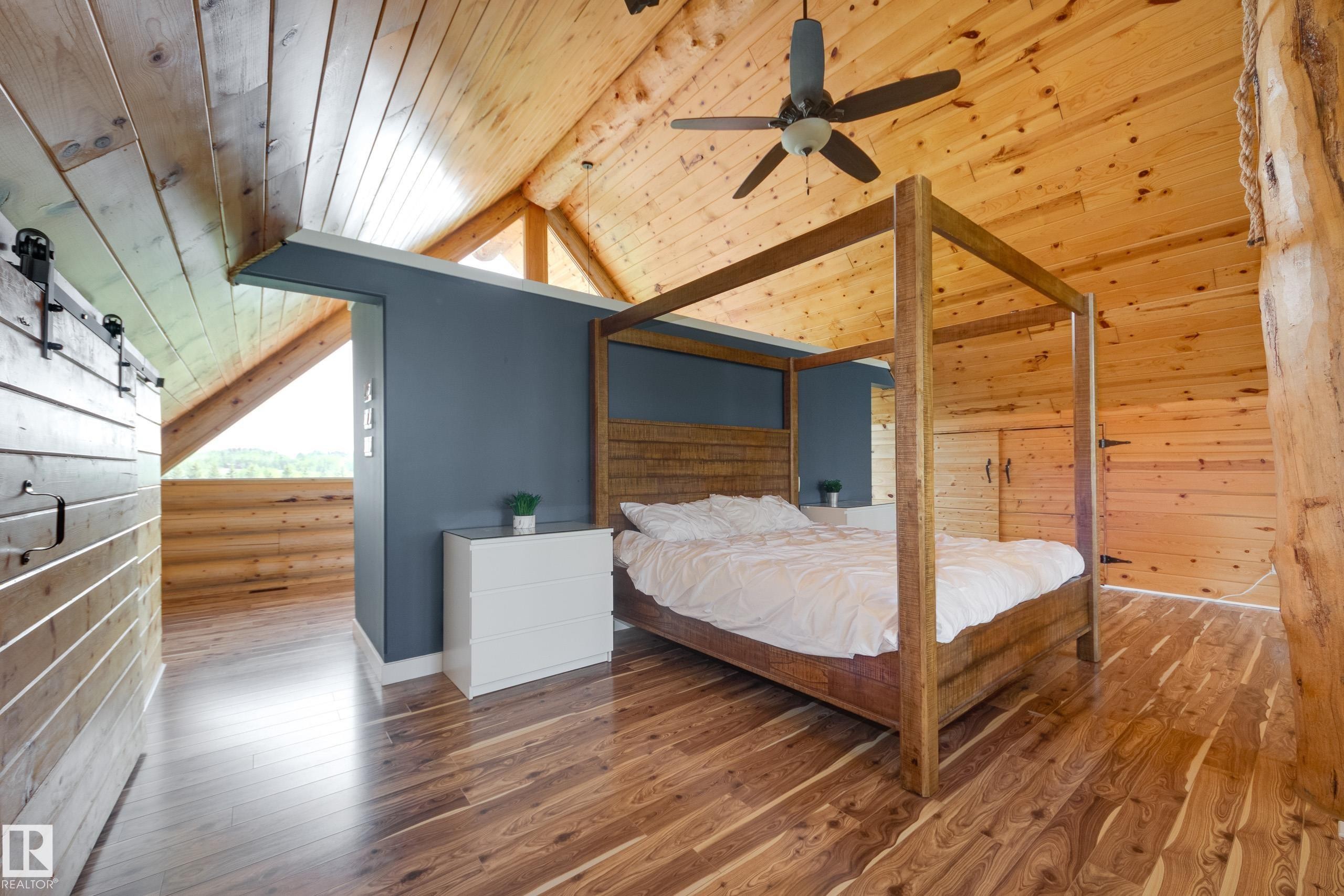 3-54227 Rge Road 275, Rural Sturgeon County, AB - Indoor Photo Showing Bedroom