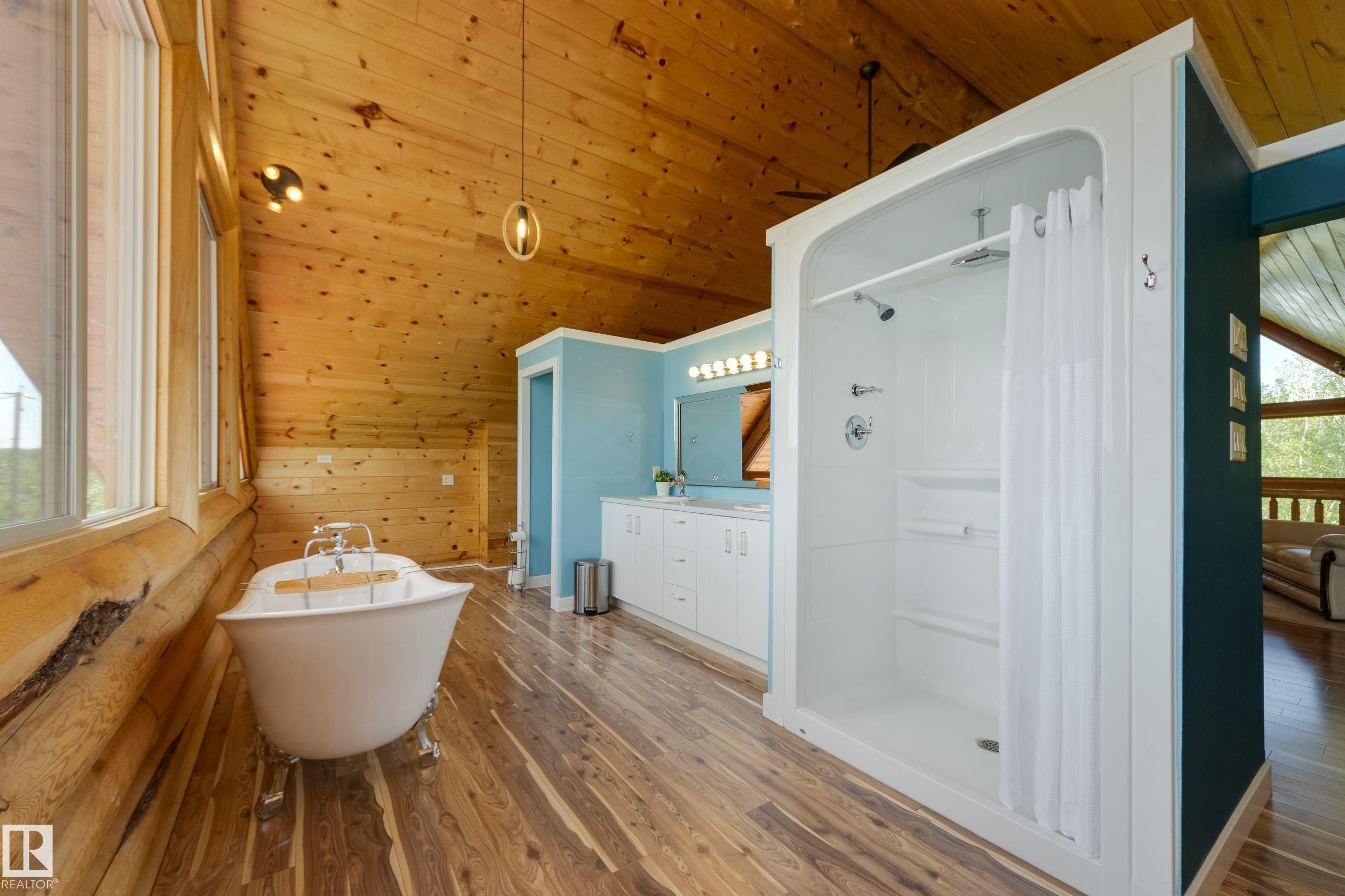 3-54227 Rge Road 275, Rural Sturgeon County, AB - Indoor Photo Showing Bathroom