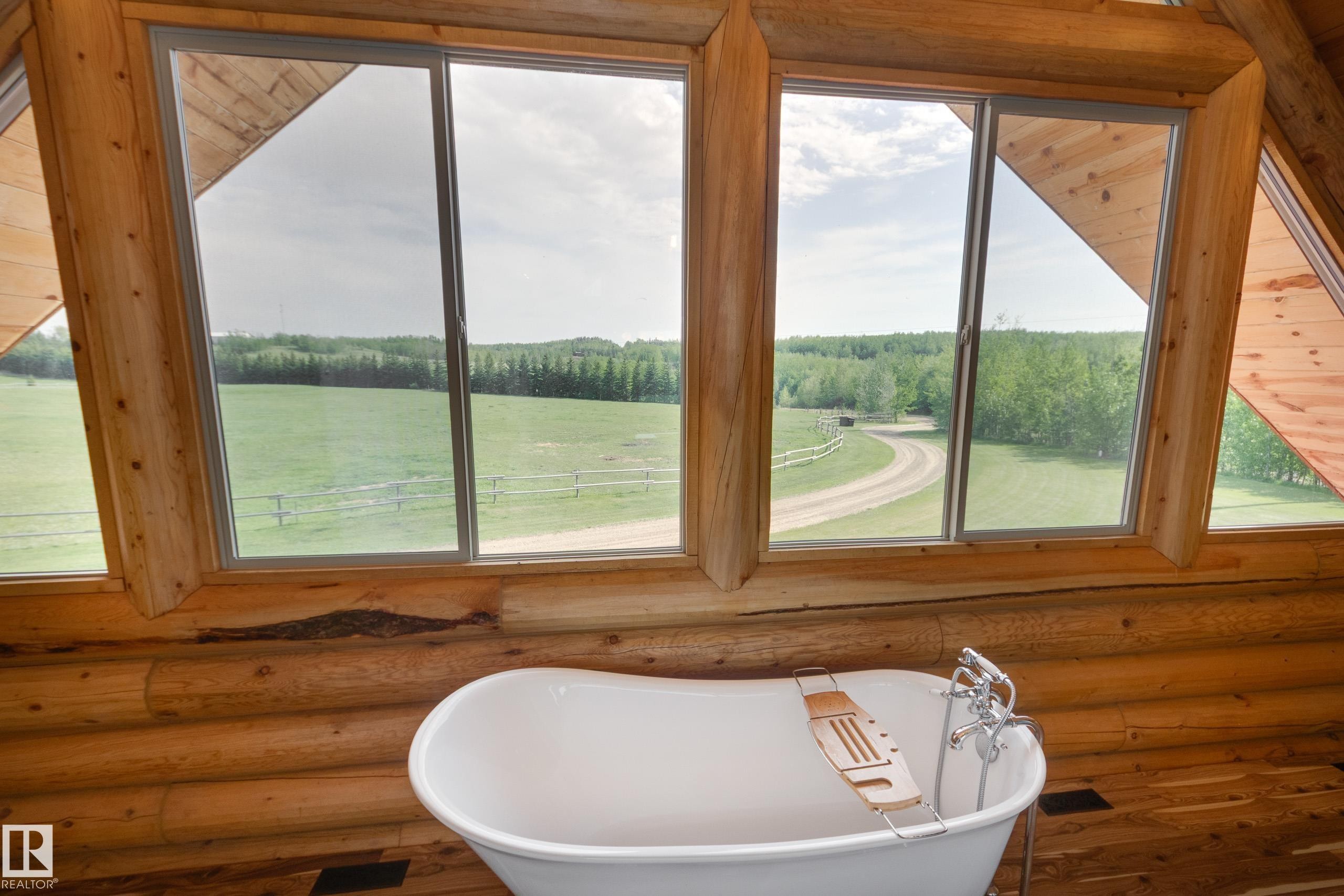 3-54227 Rge Road 275, Rural Sturgeon County, AB - Indoor Photo Showing Bathroom