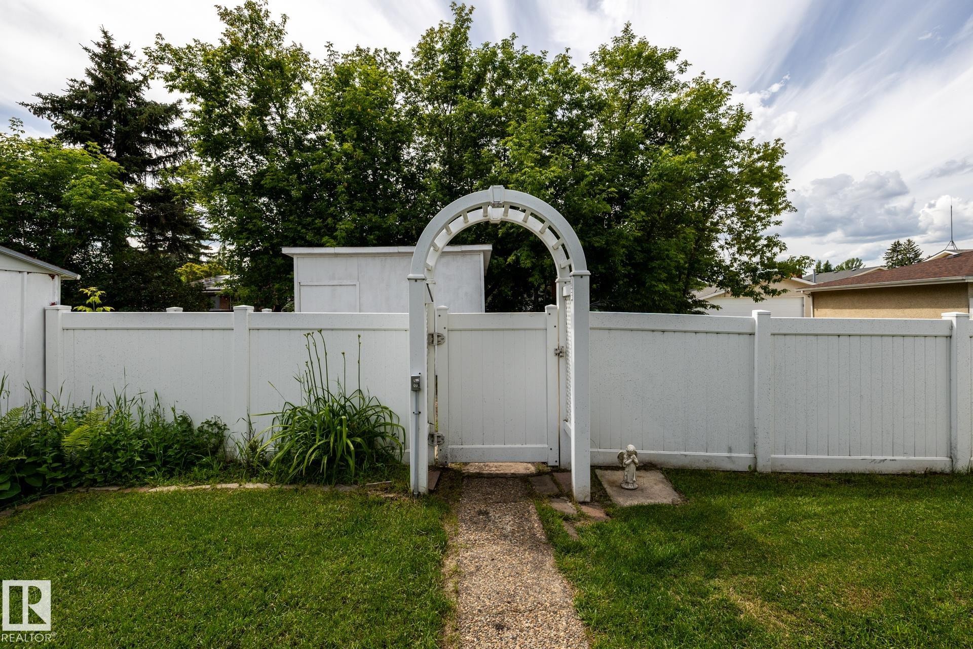 2309 Millbourne Road W, Edmonton, AB