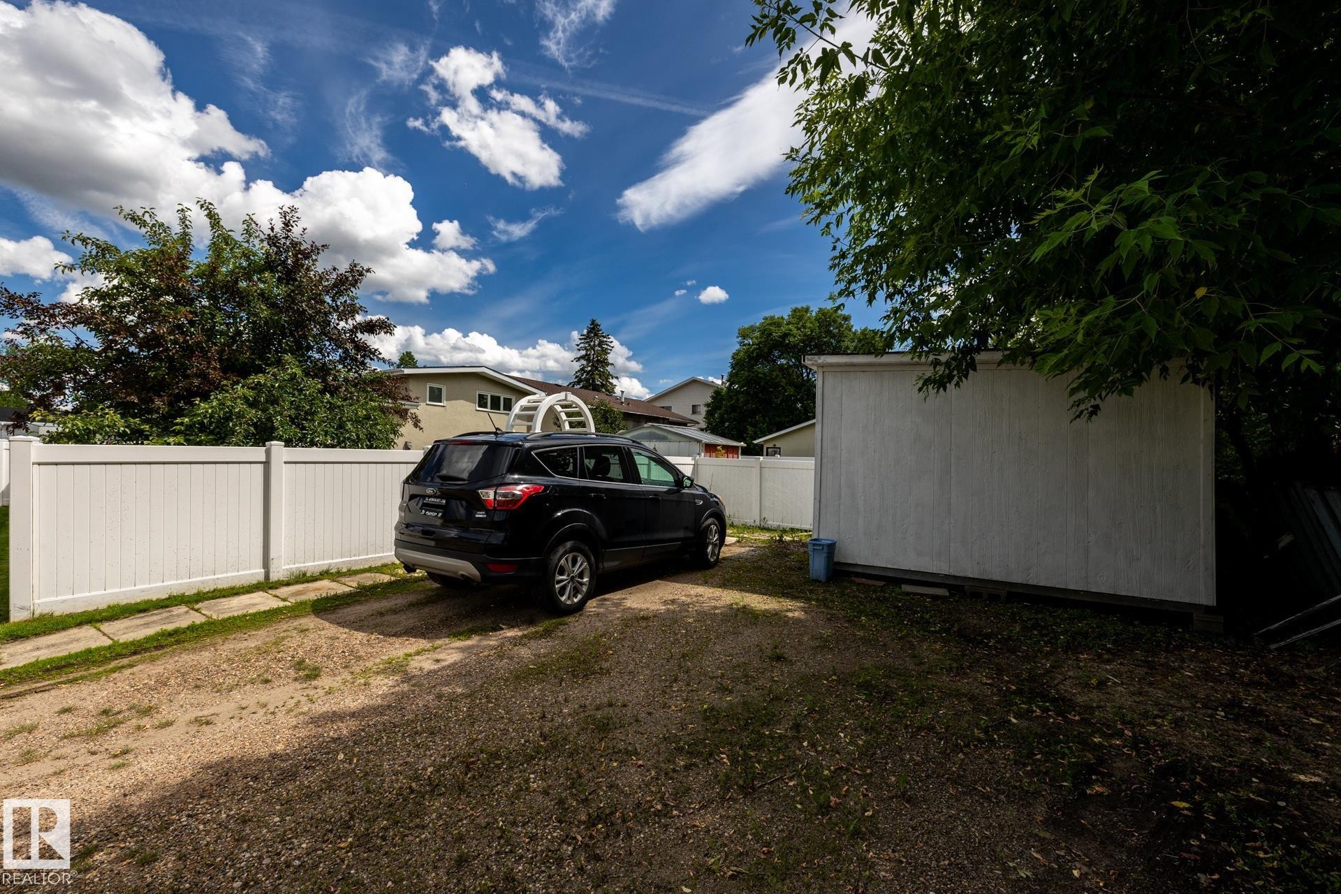 2309 Millbourne Road W, Edmonton, AB