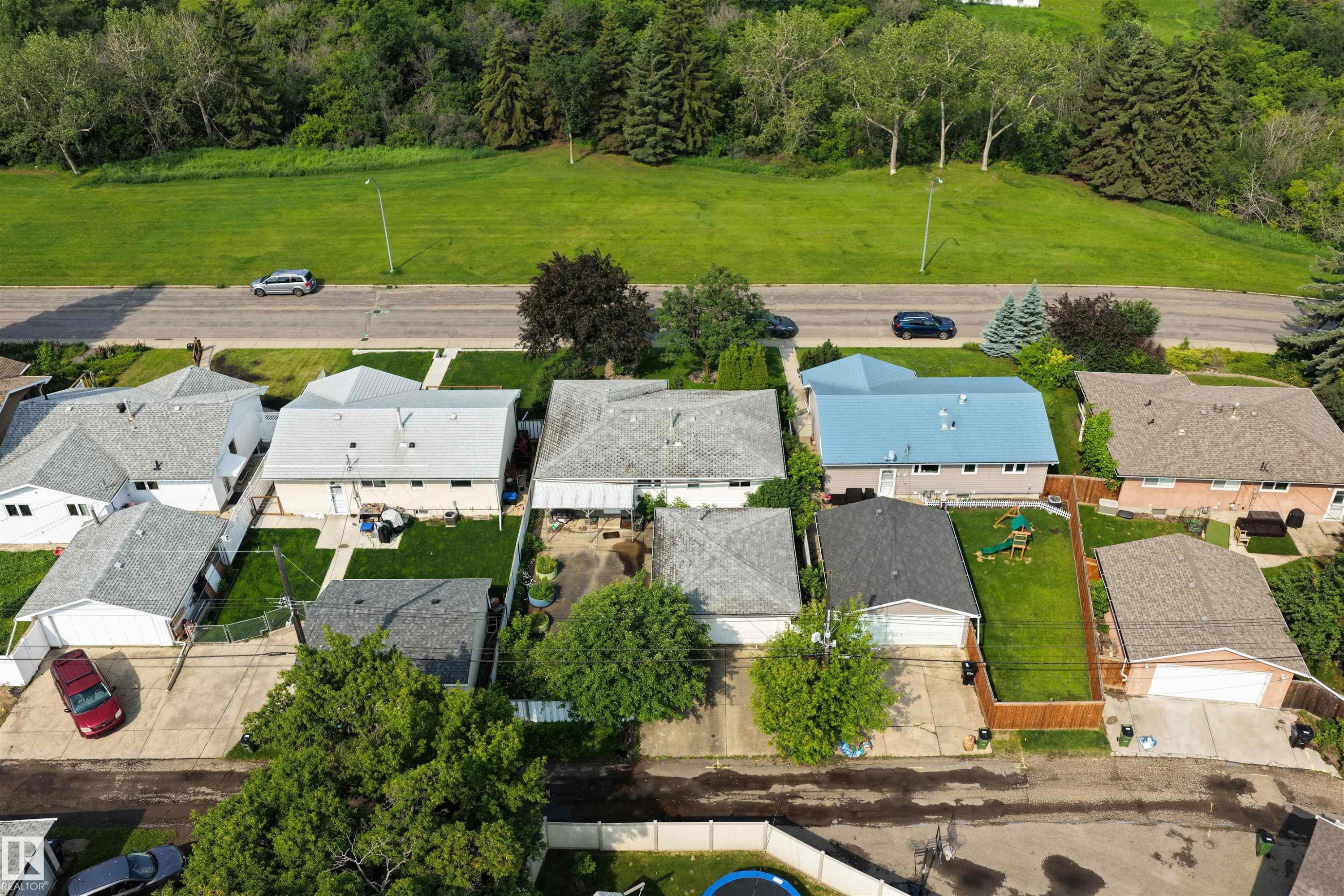 10627 43 Street, Edmonton, AB