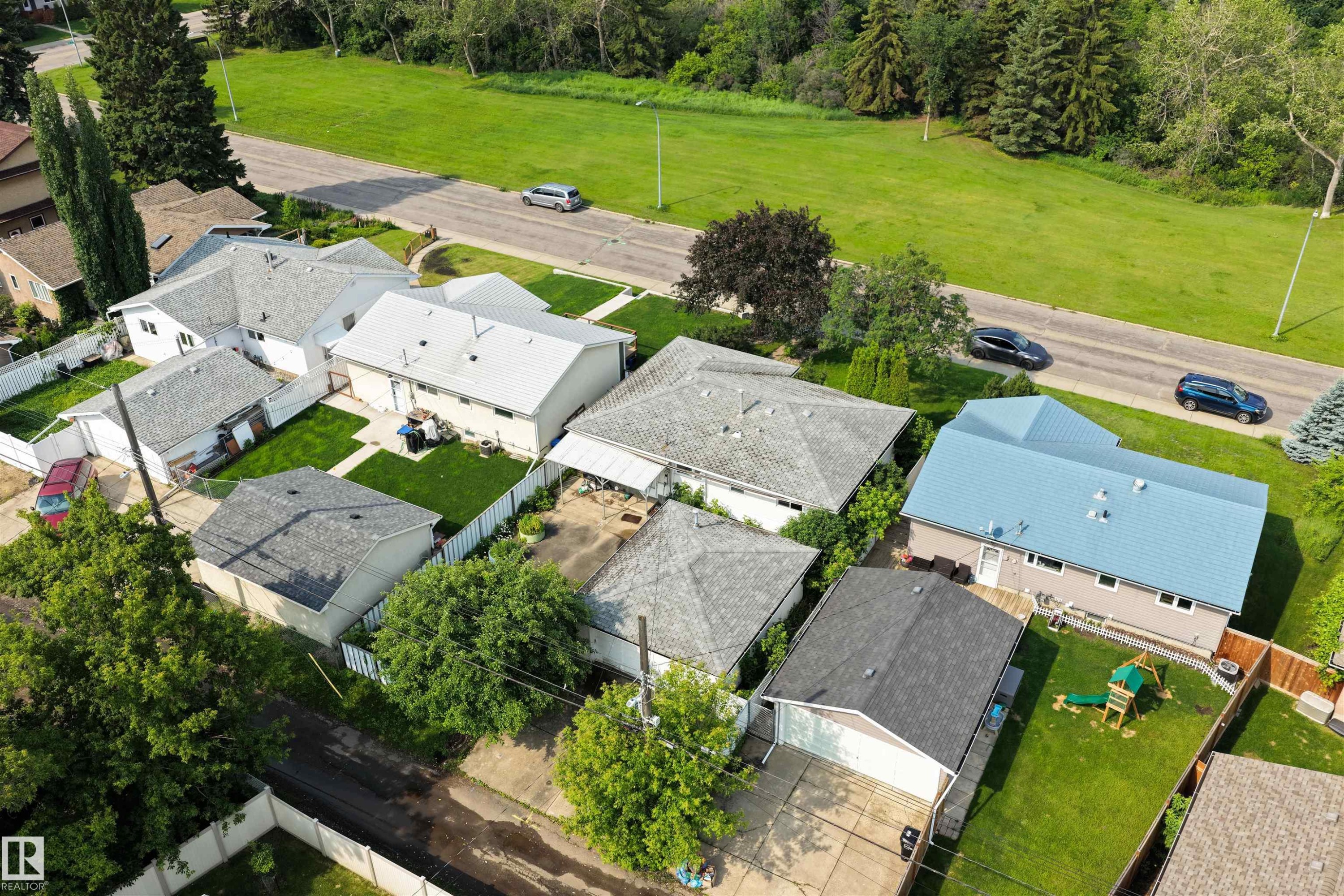 10627 43 Street, Edmonton, AB