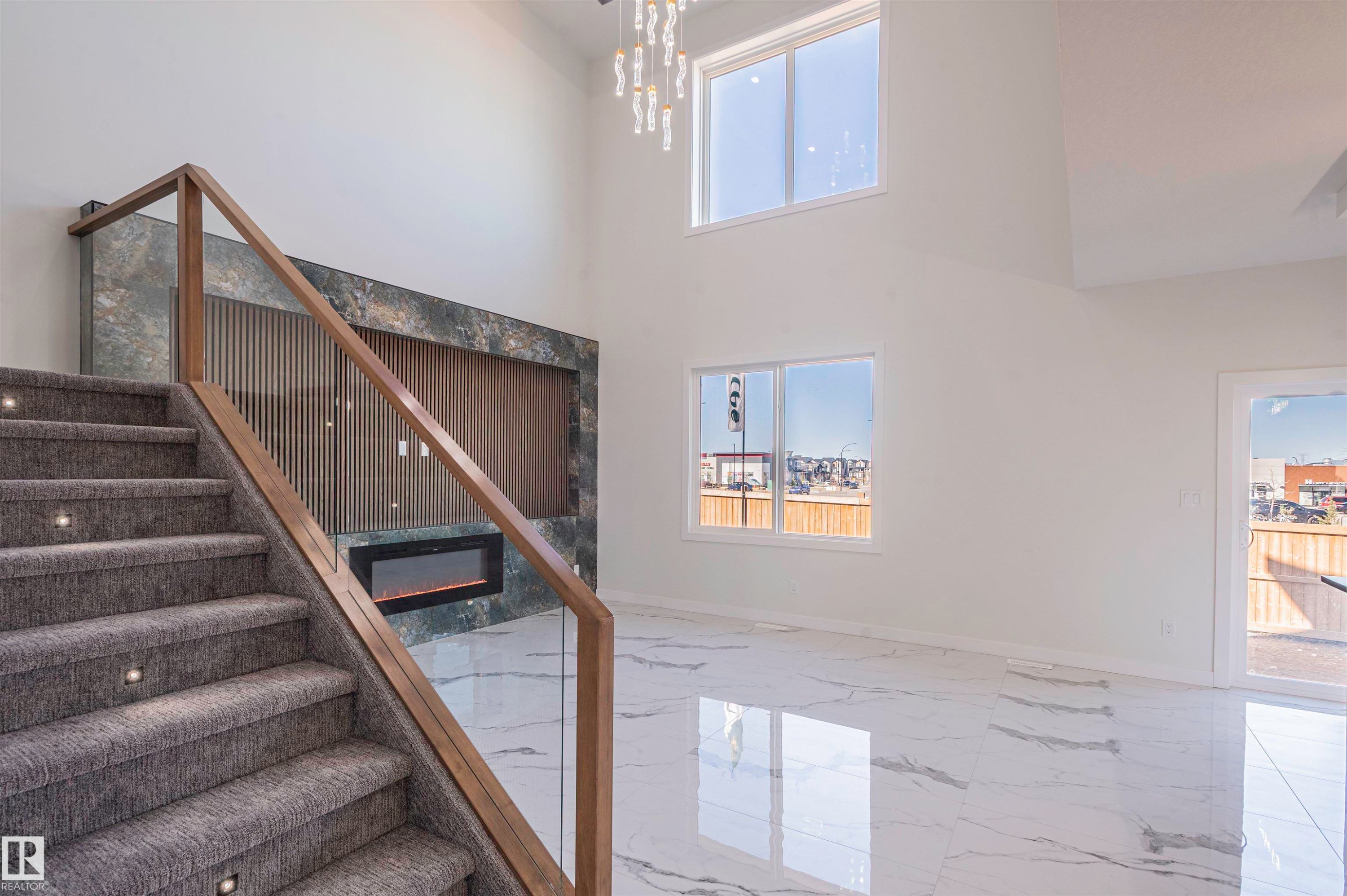 216 33 Street Sw, Edmonton, AB - Indoor Photo Showing Other Room