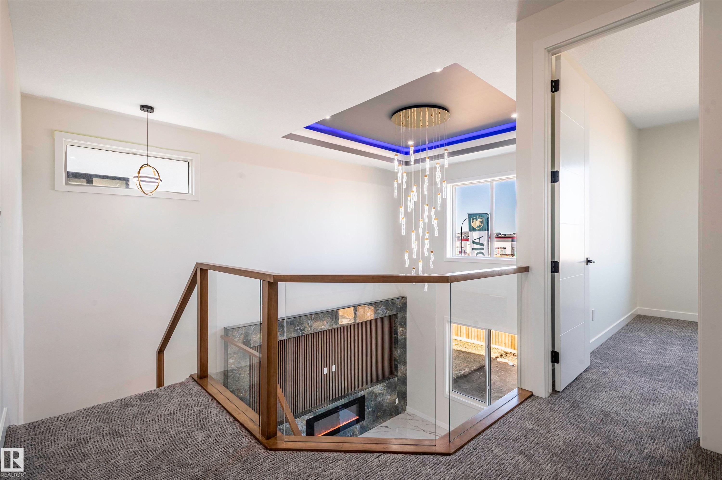 216 33 Street Sw, Edmonton, AB - Indoor Photo Showing Other Room