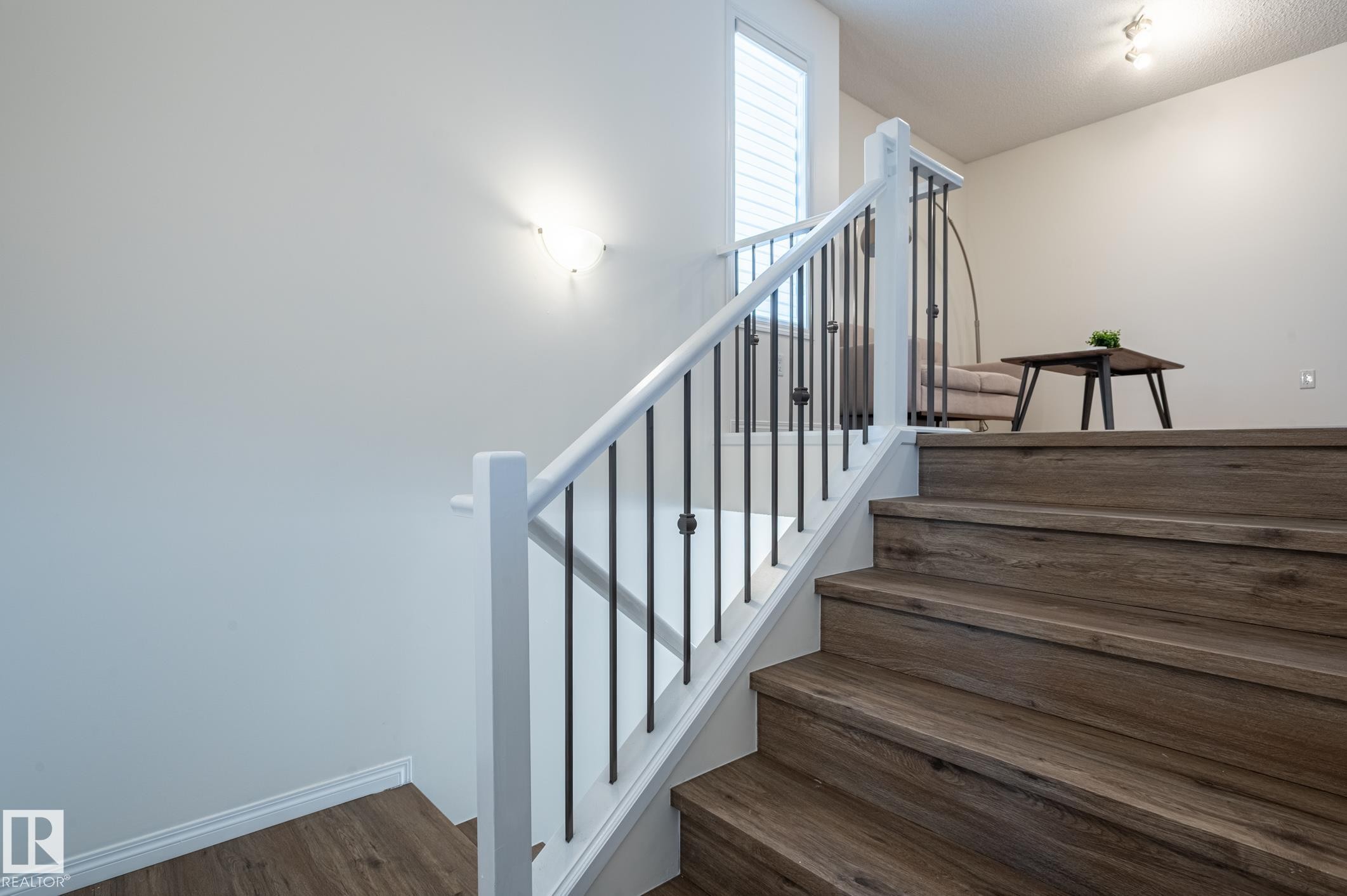 2537 Coughlan Road Sw, Edmonton, AB - Indoor Photo Showing Other Room