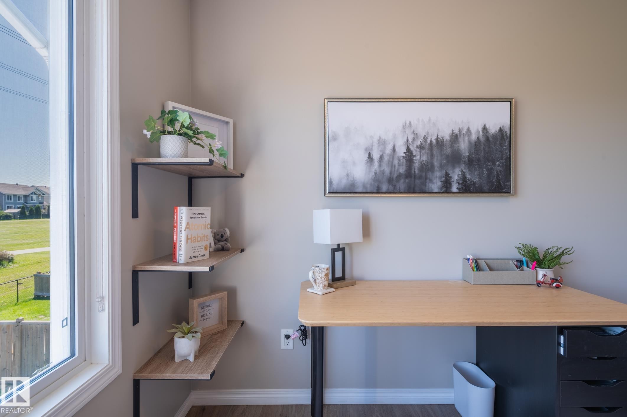 2537 Coughlan Road Sw, Edmonton, AB - Indoor Photo Showing Office