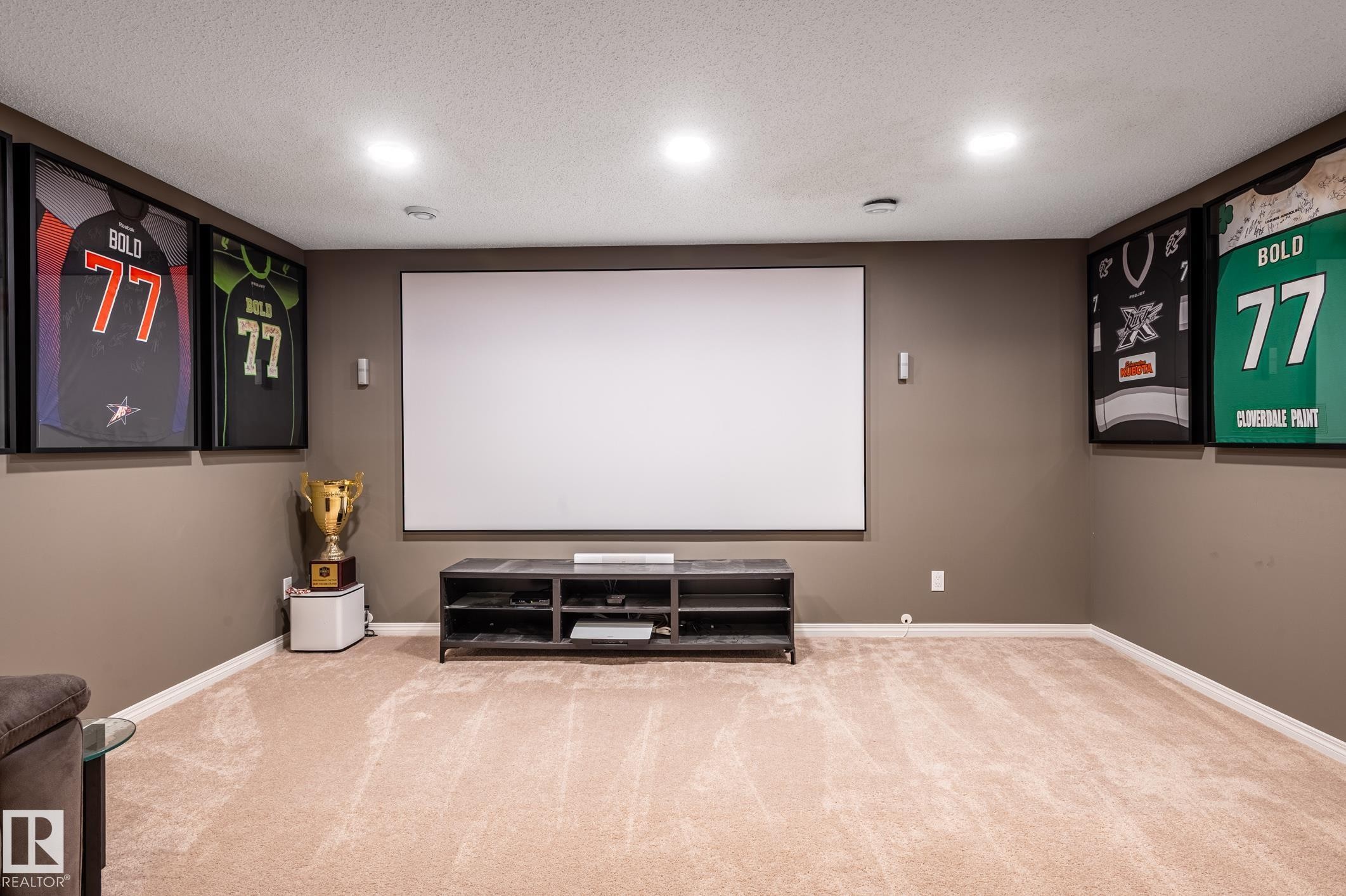 2537 Coughlan Road Sw, Edmonton, AB - Indoor Photo Showing Other Room