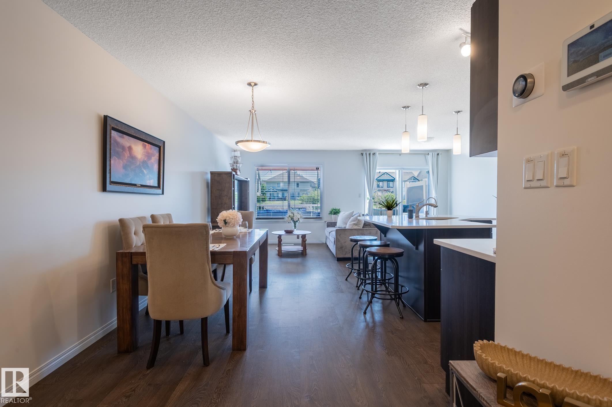 2537 Coughlan Road Sw, Edmonton, AB - Indoor