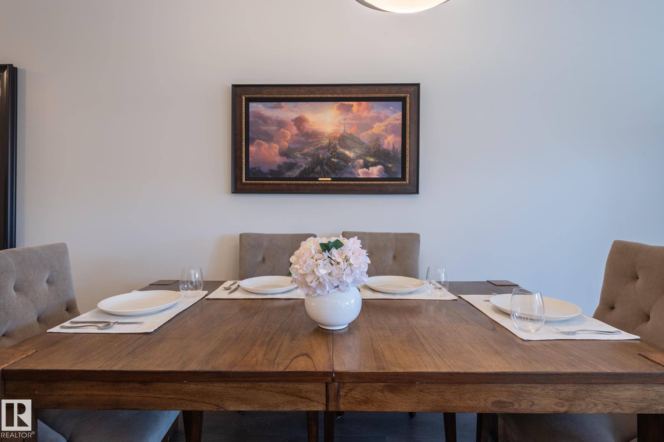 2537 Coughlan Road Sw, Edmonton, AB - Indoor Photo Showing Dining Room