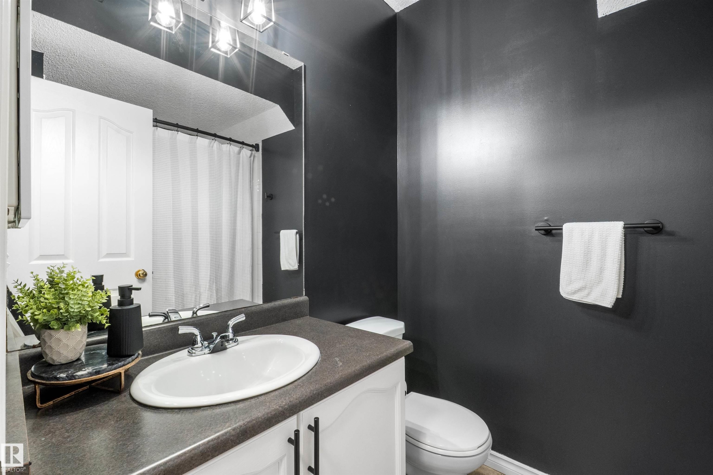30 3010 33 Avenue, Edmonton, AB