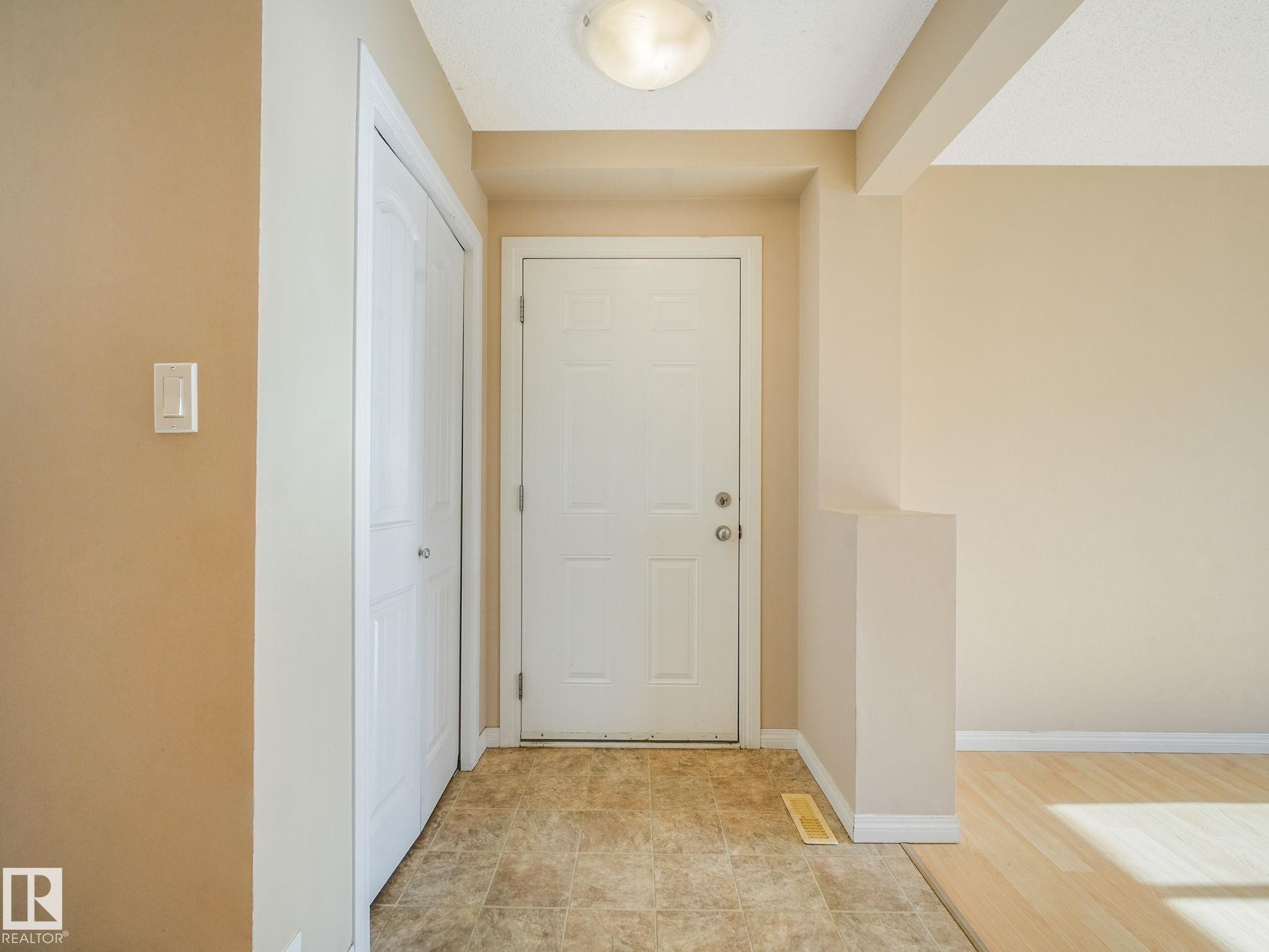 4 11813 43 Street, Edmonton, AB