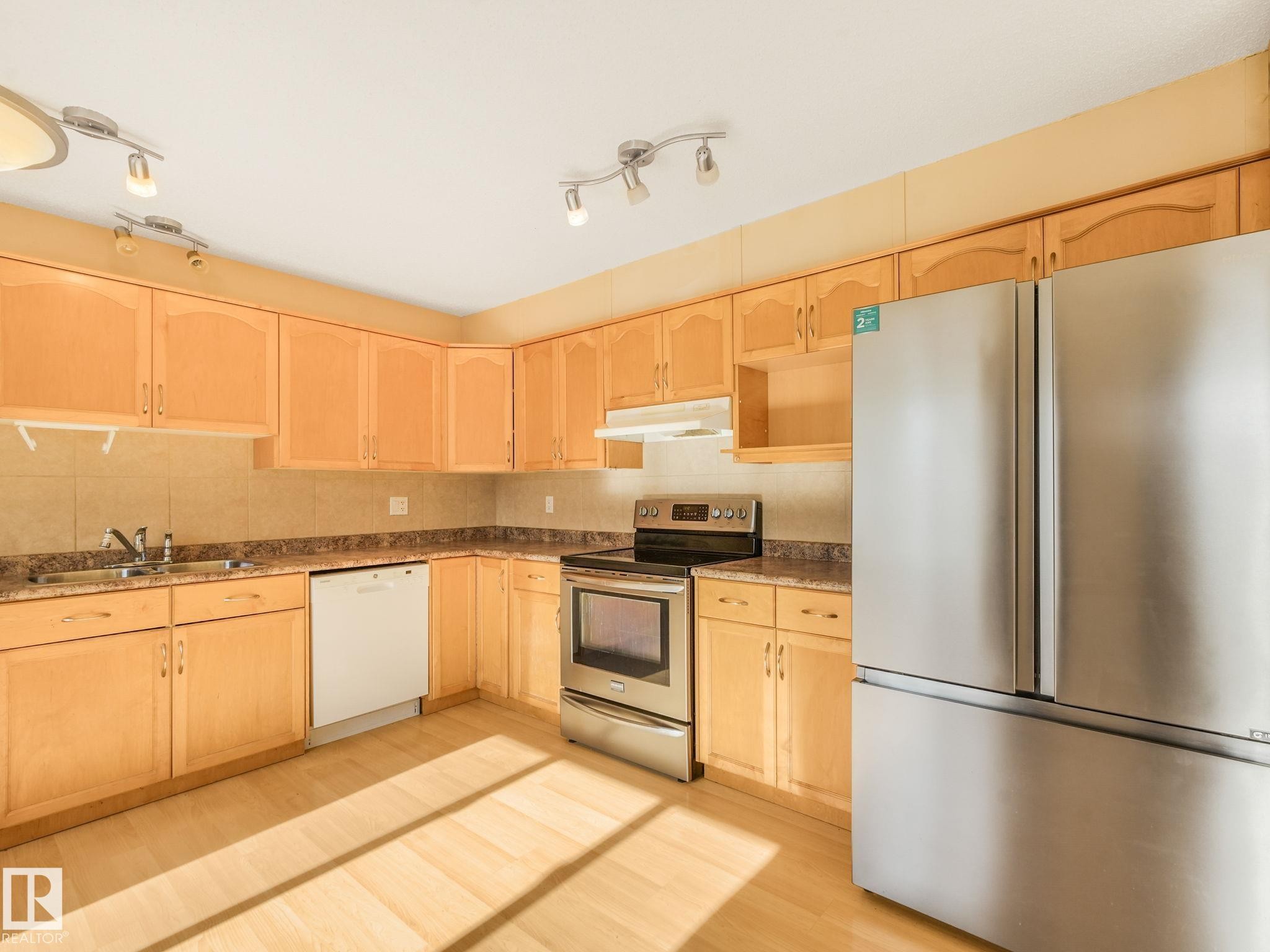 4 11813 43 Street, Edmonton, AB