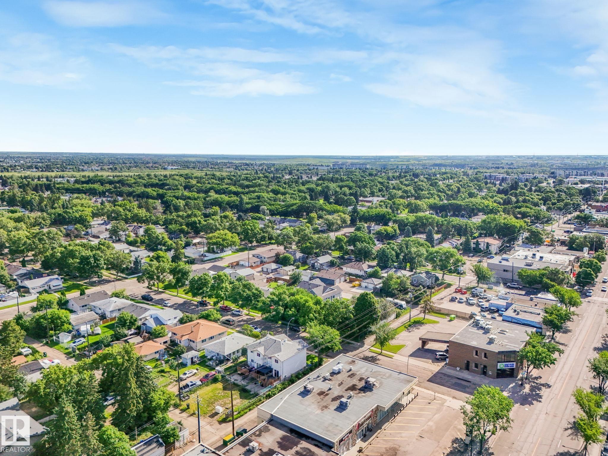 4 11813 43 Street, Edmonton, AB