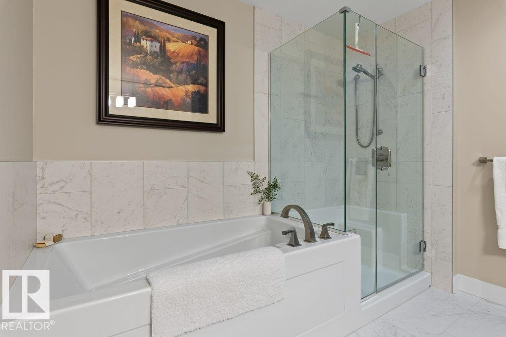 741 200 Bellerose Drive, St. Albert, AB - Indoor Photo Showing Bathroom