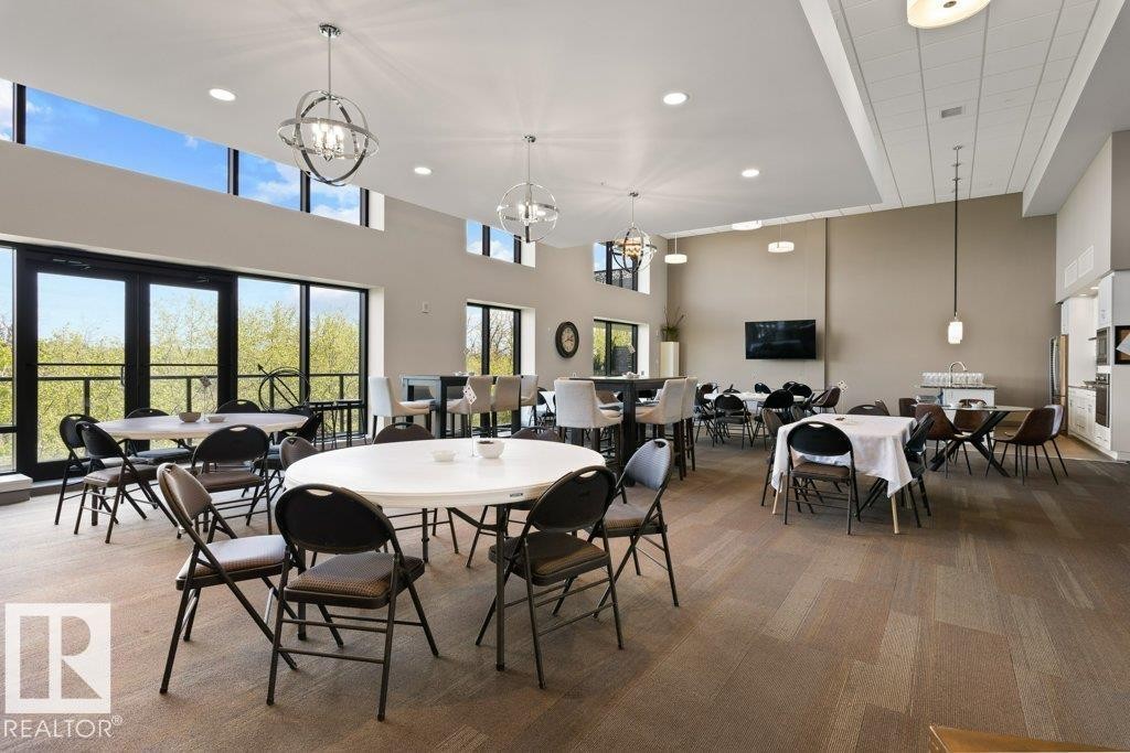 741 200 Bellerose Drive, St. Albert, AB - Indoor Photo Showing Dining Room