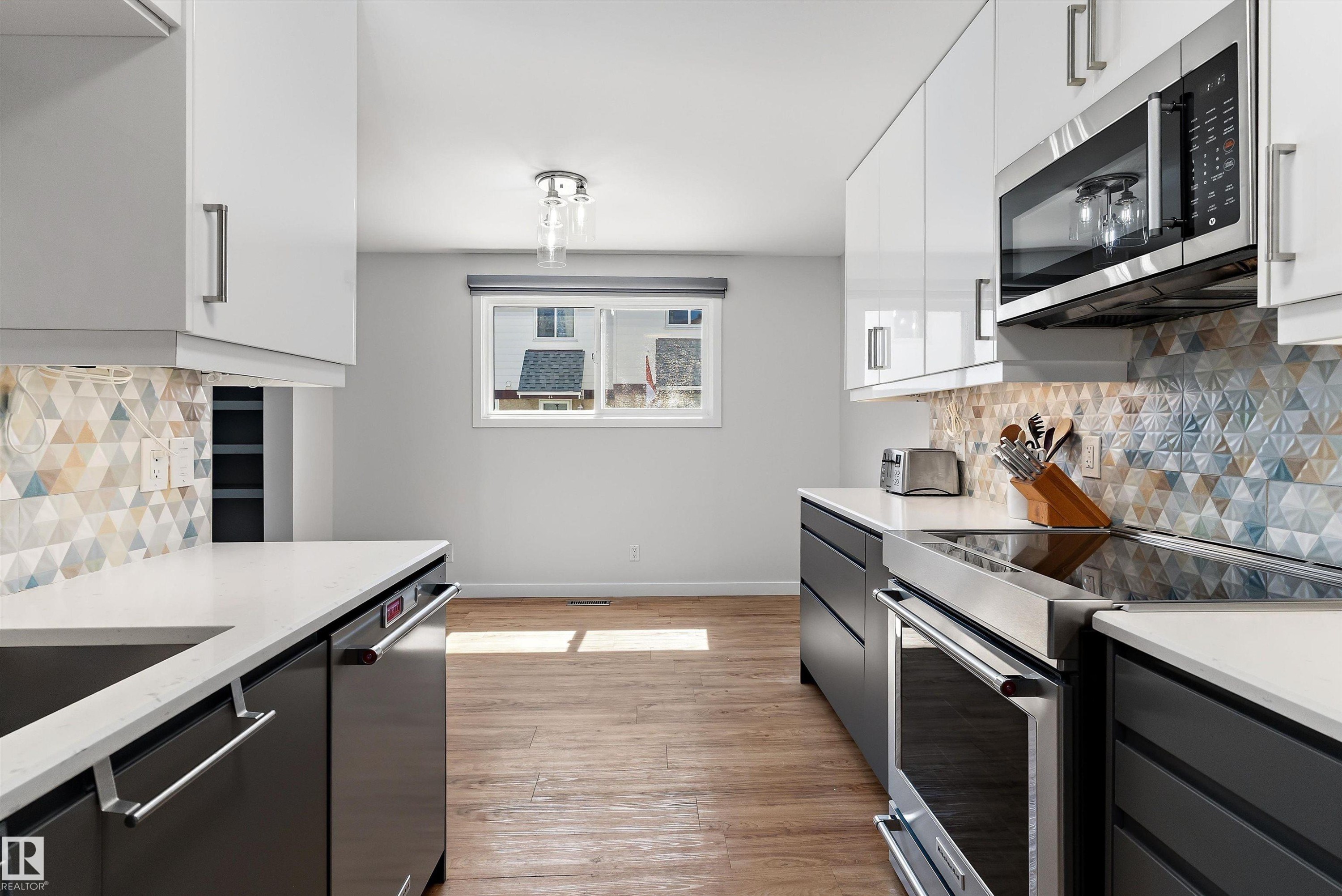 14F Twin Terrace, Edmonton, AB