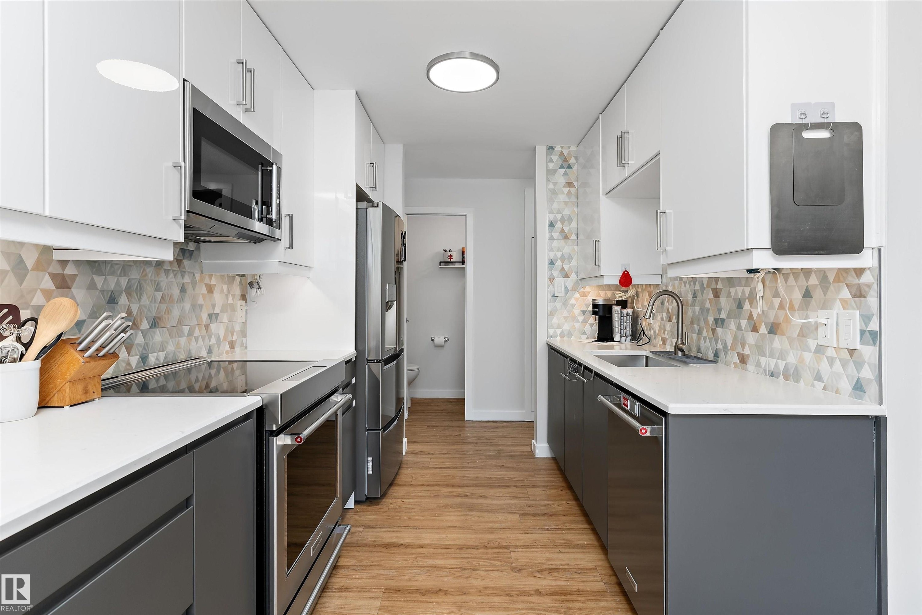 14F Twin Terrace, Edmonton, AB