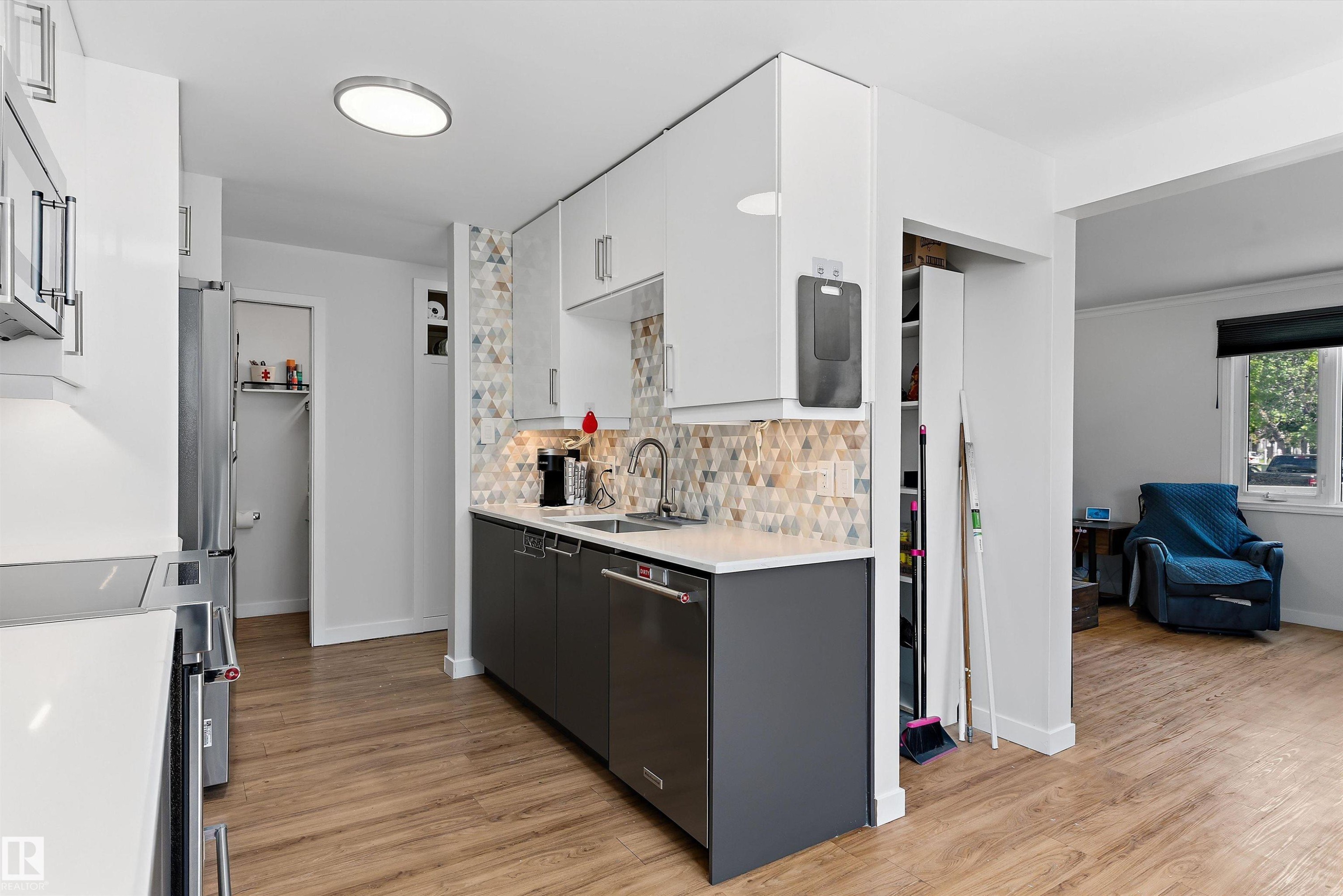 14F Twin Terrace, Edmonton, AB