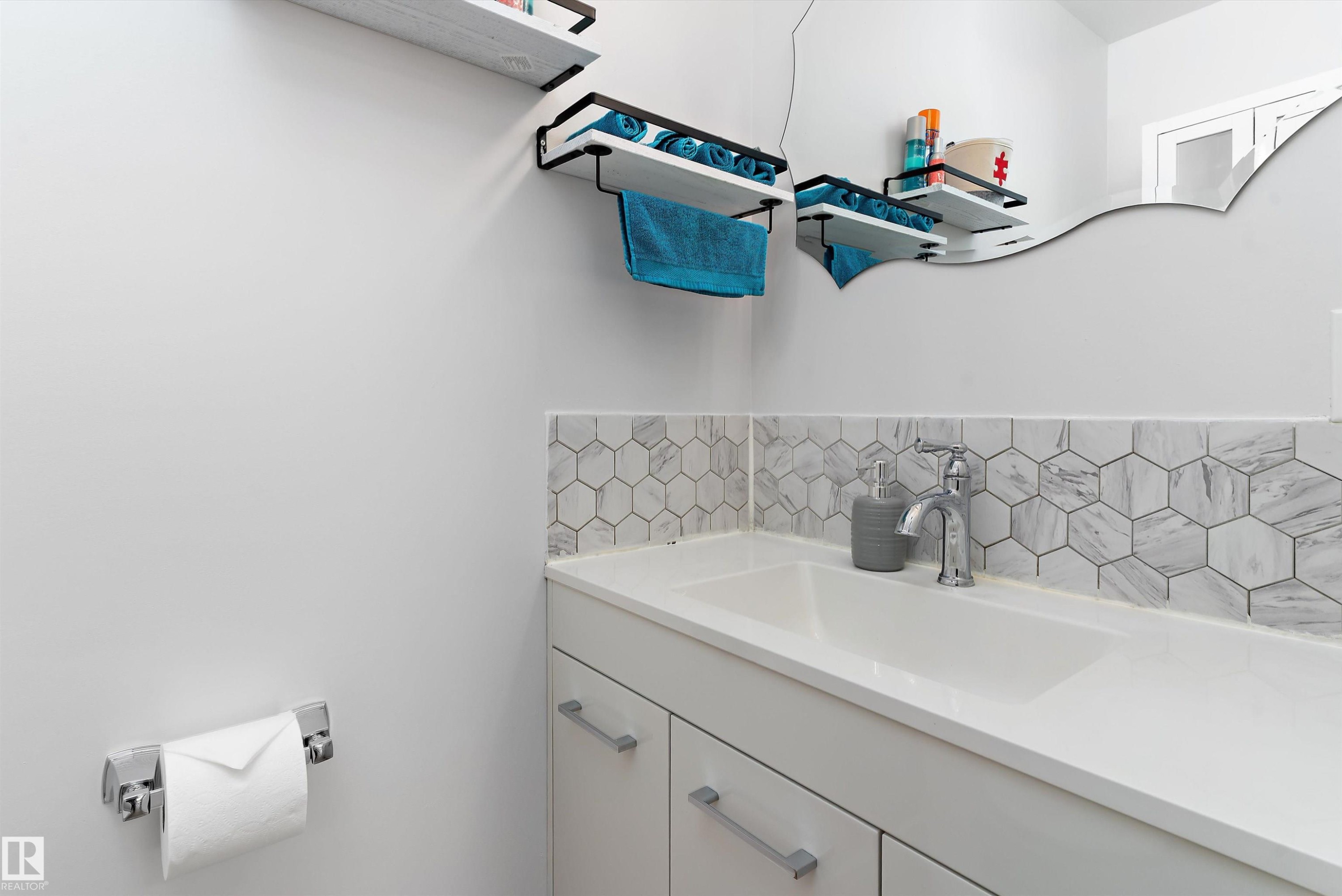 14F Twin Terrace, Edmonton, AB