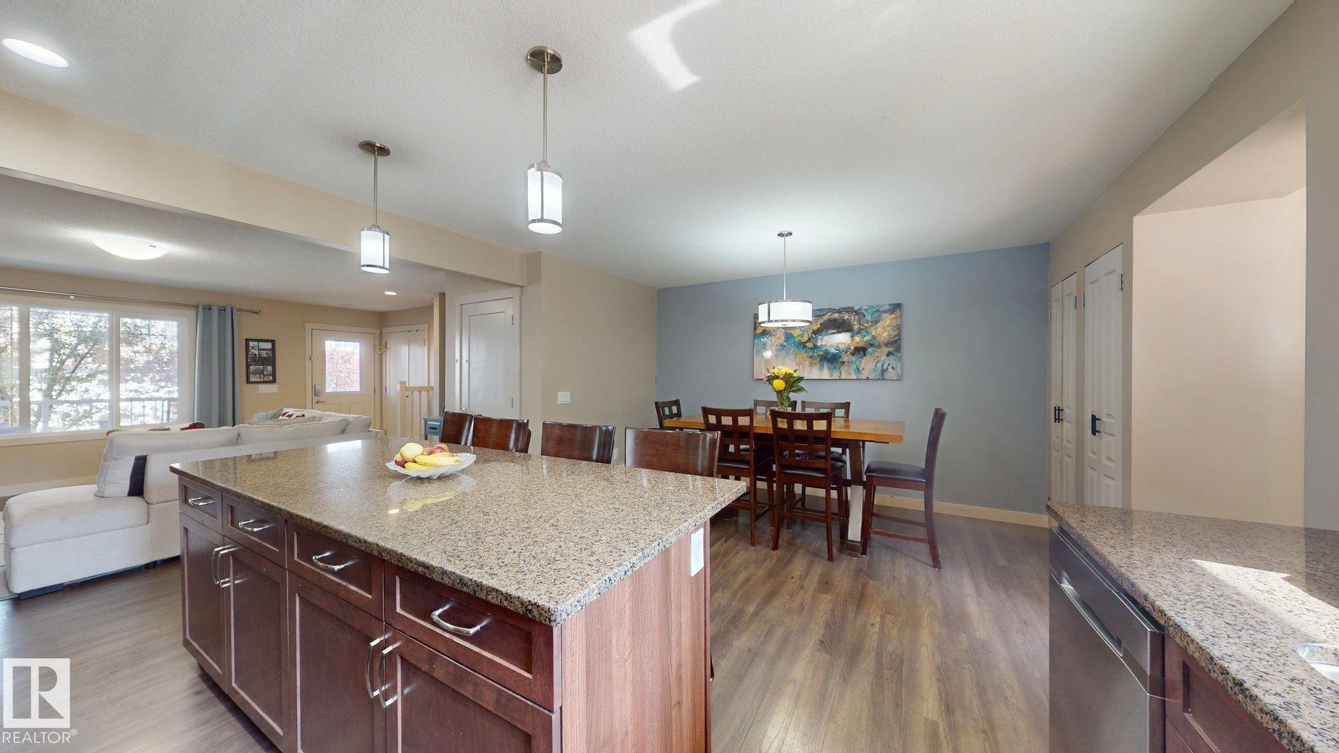 6824 Evans Wynd Nw, Edmonton, AB - Indoor Photo Showing Kitchen