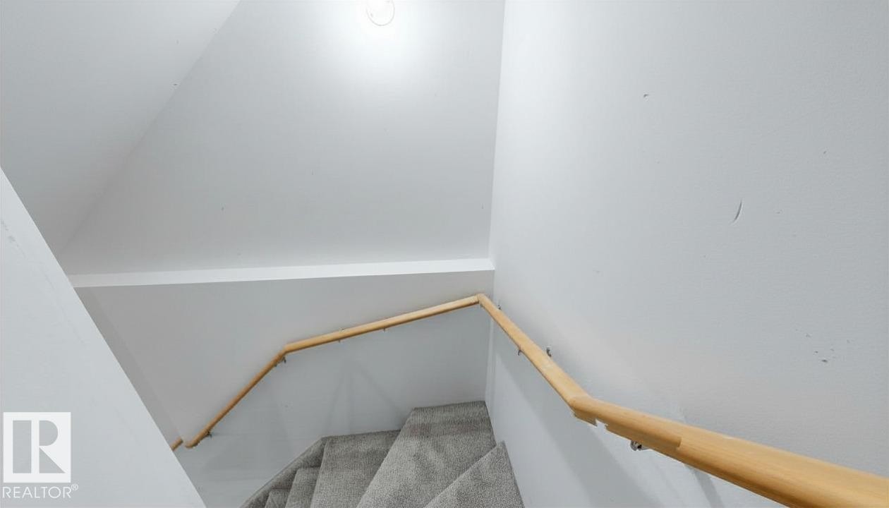 6824 Evans Wynd Nw, Edmonton, AB - Indoor Photo Showing Other Room