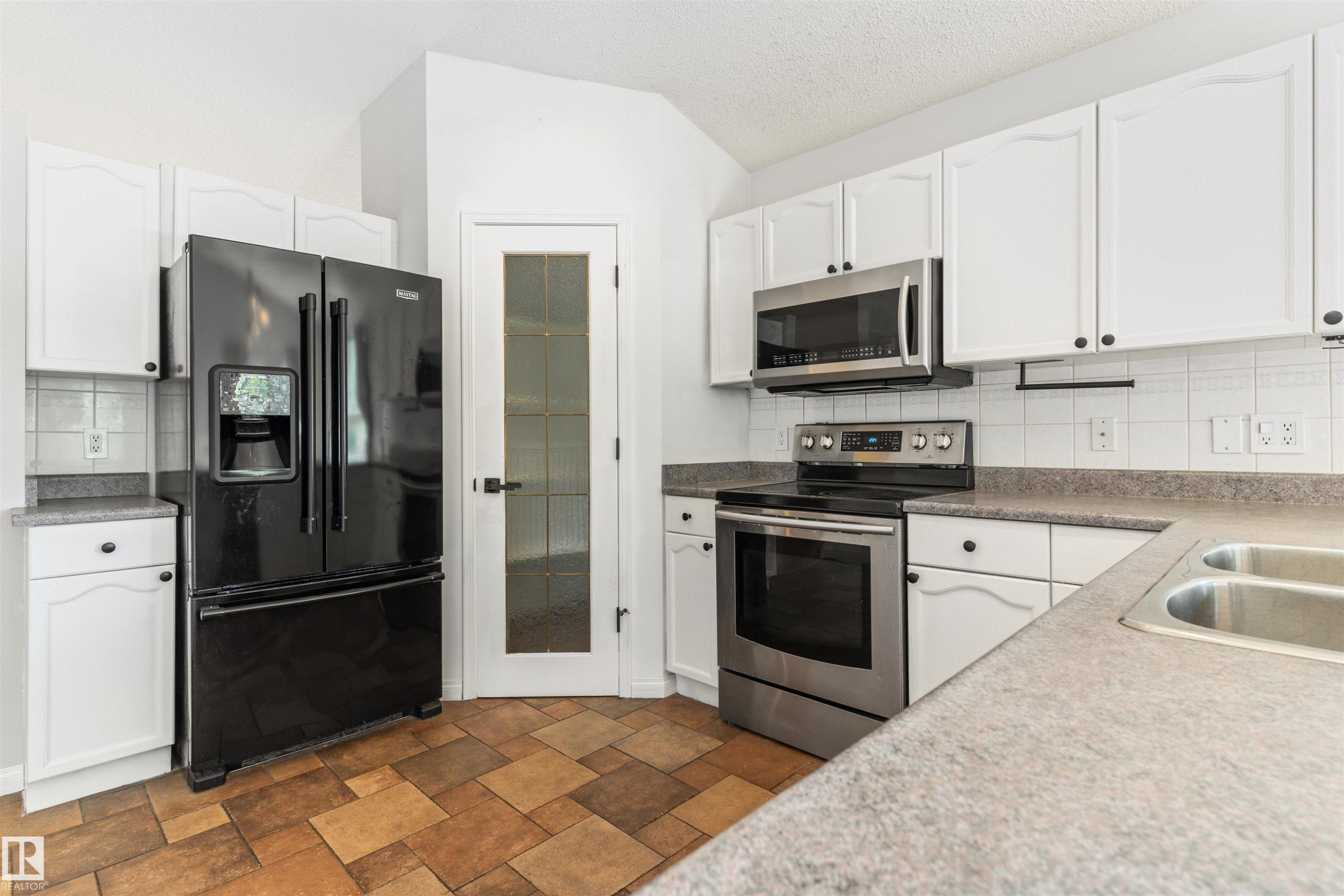 421 Blackburn Drive E, Edmonton, AB