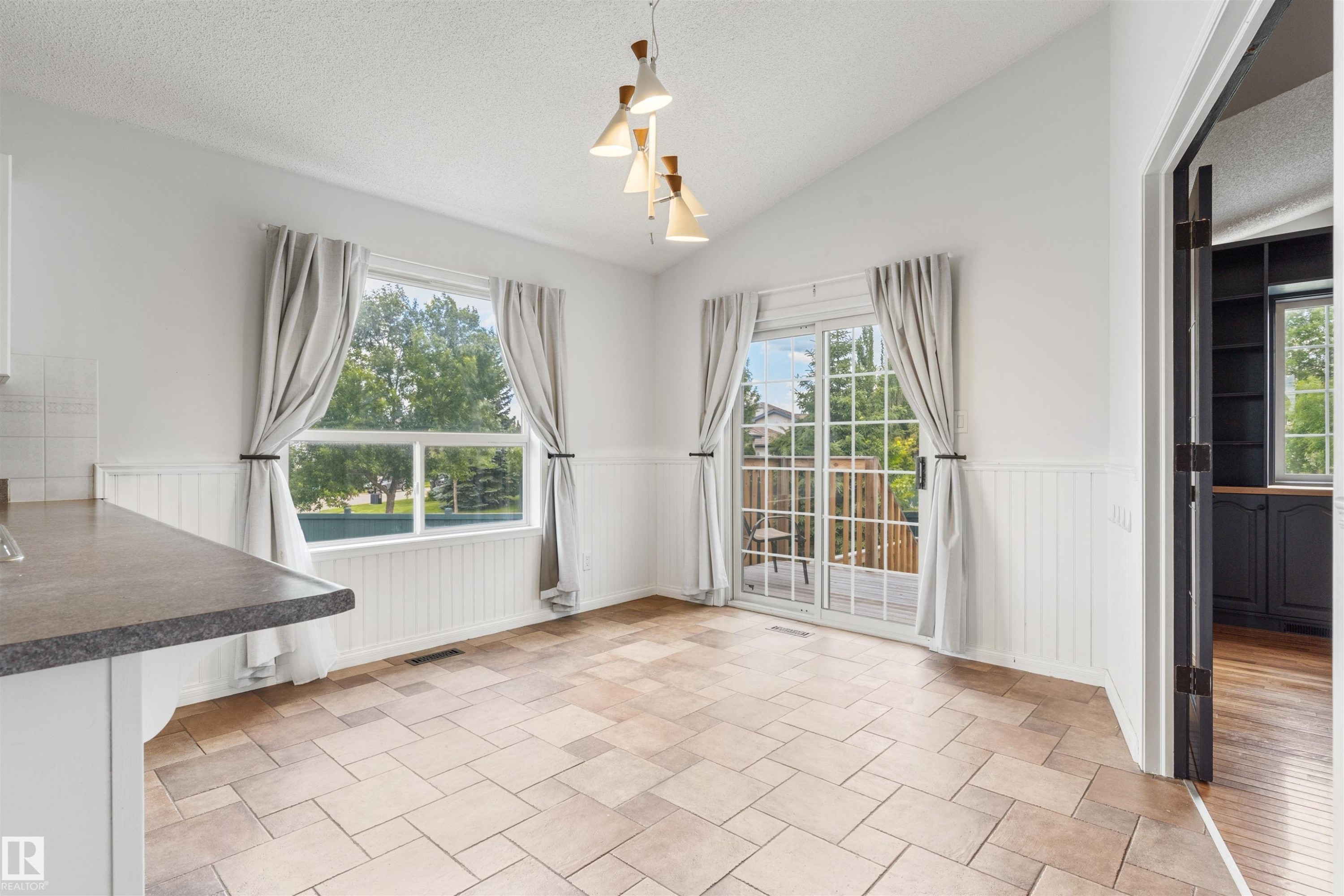 421 Blackburn Drive E, Edmonton, AB
