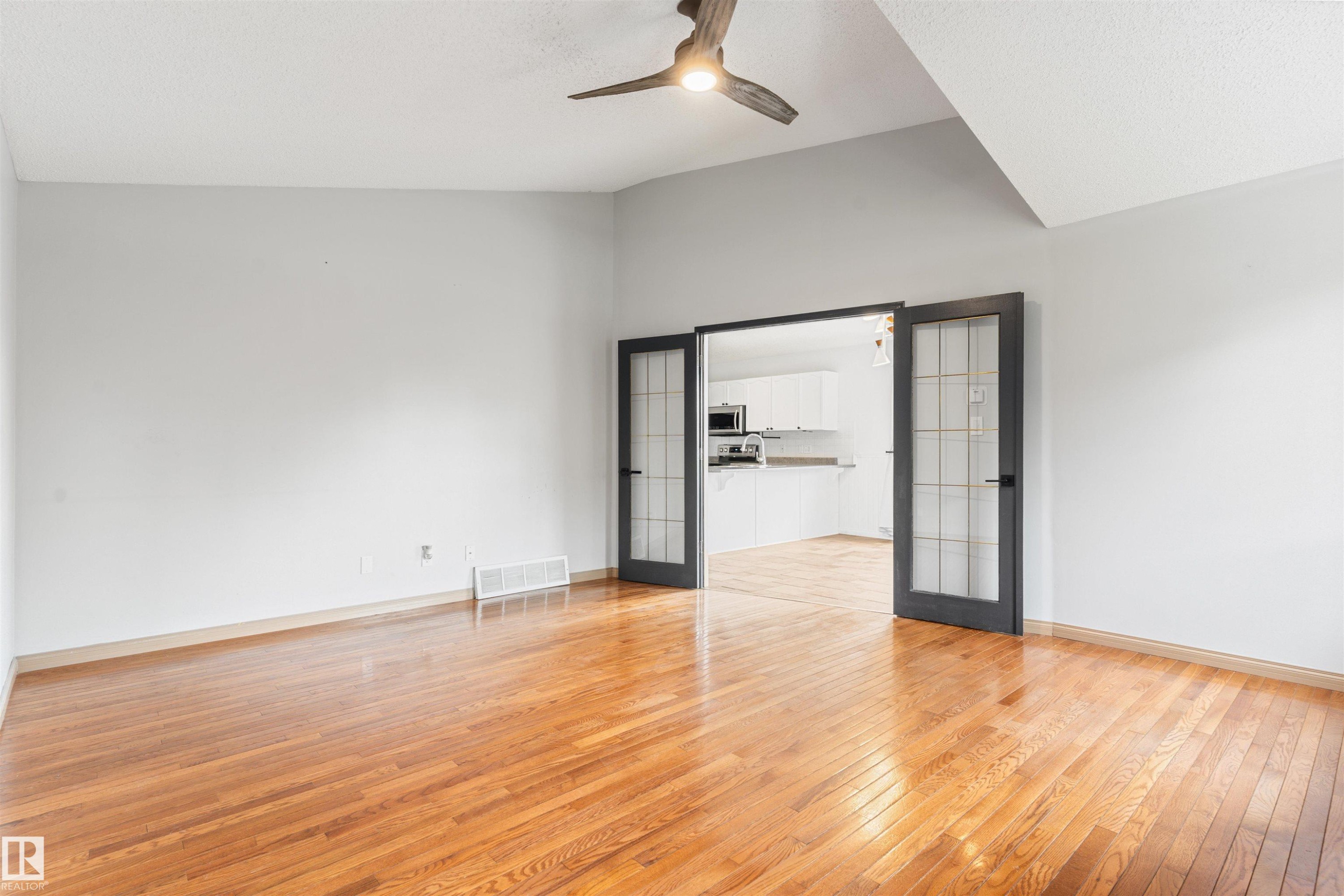 421 Blackburn Drive E, Edmonton, AB