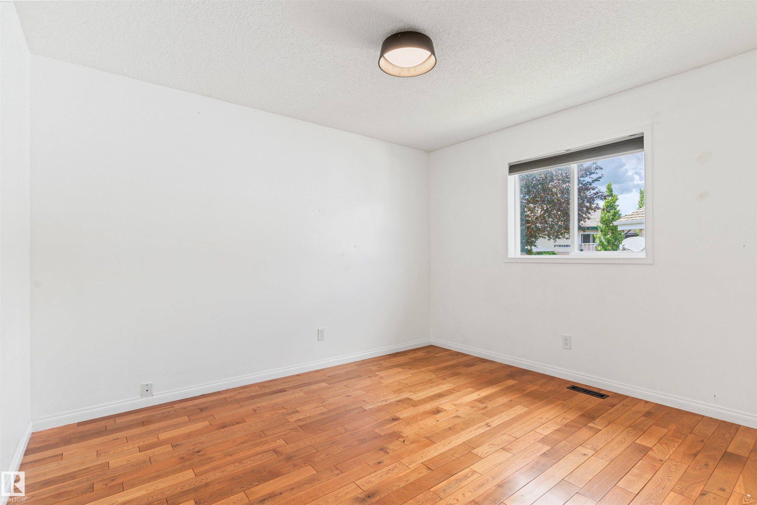 421 Blackburn Drive E, Edmonton, AB