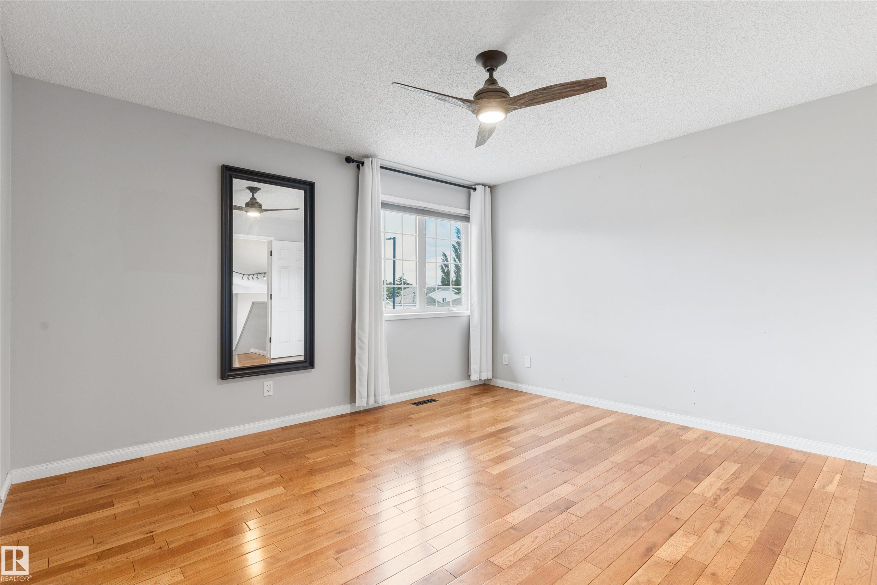 421 Blackburn Drive E, Edmonton, AB
