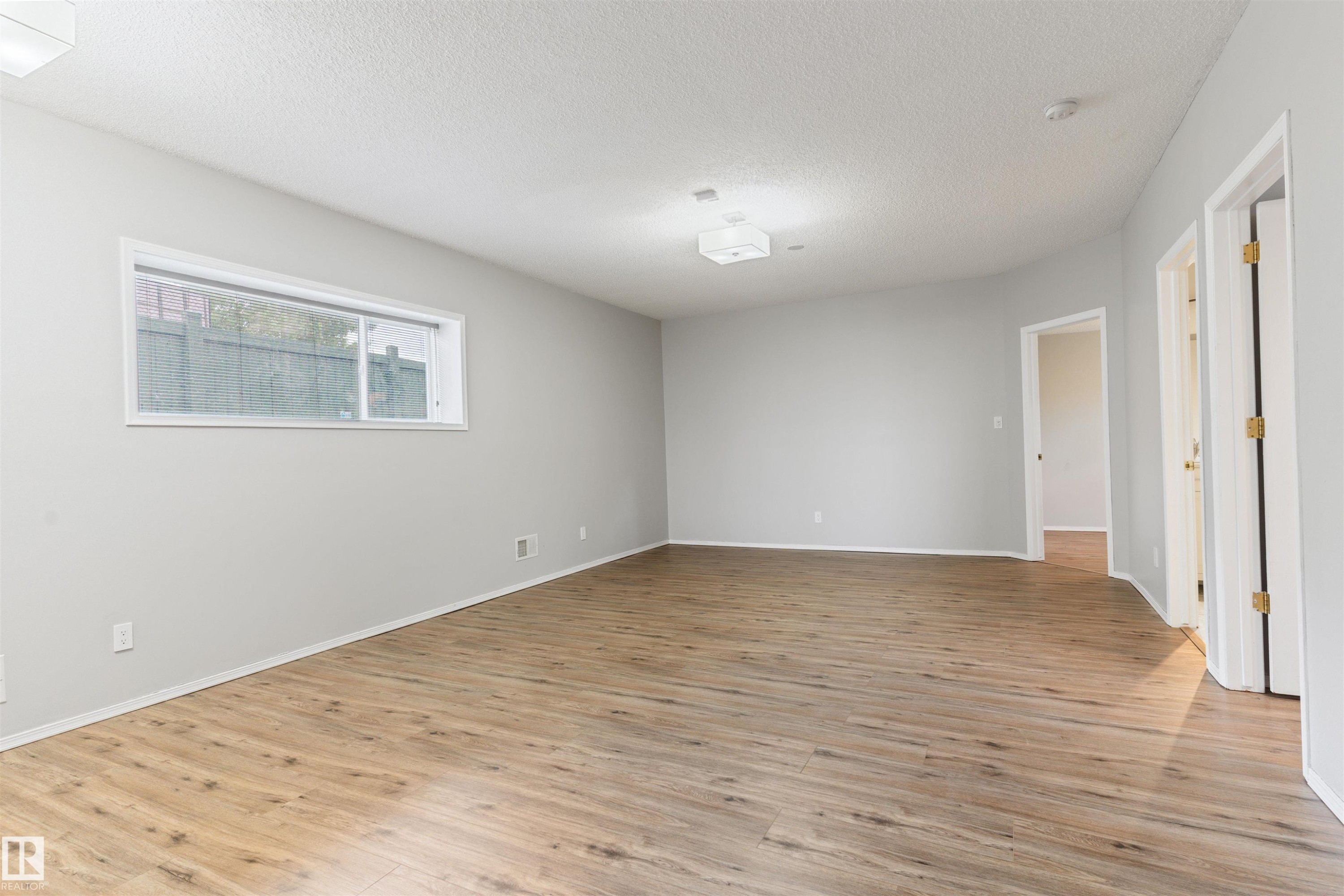 421 Blackburn Drive E, Edmonton, AB