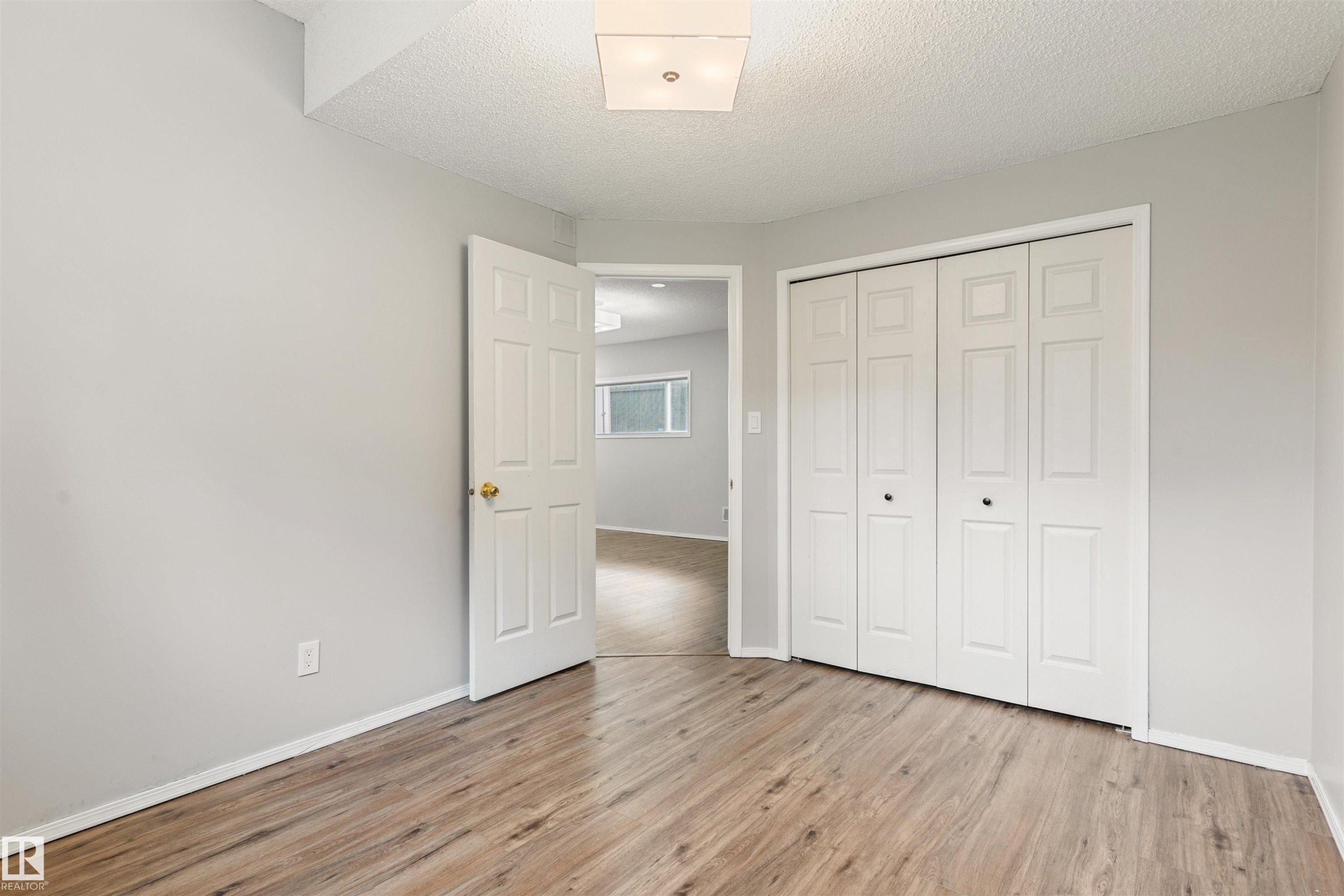 421 Blackburn Drive E, Edmonton, AB