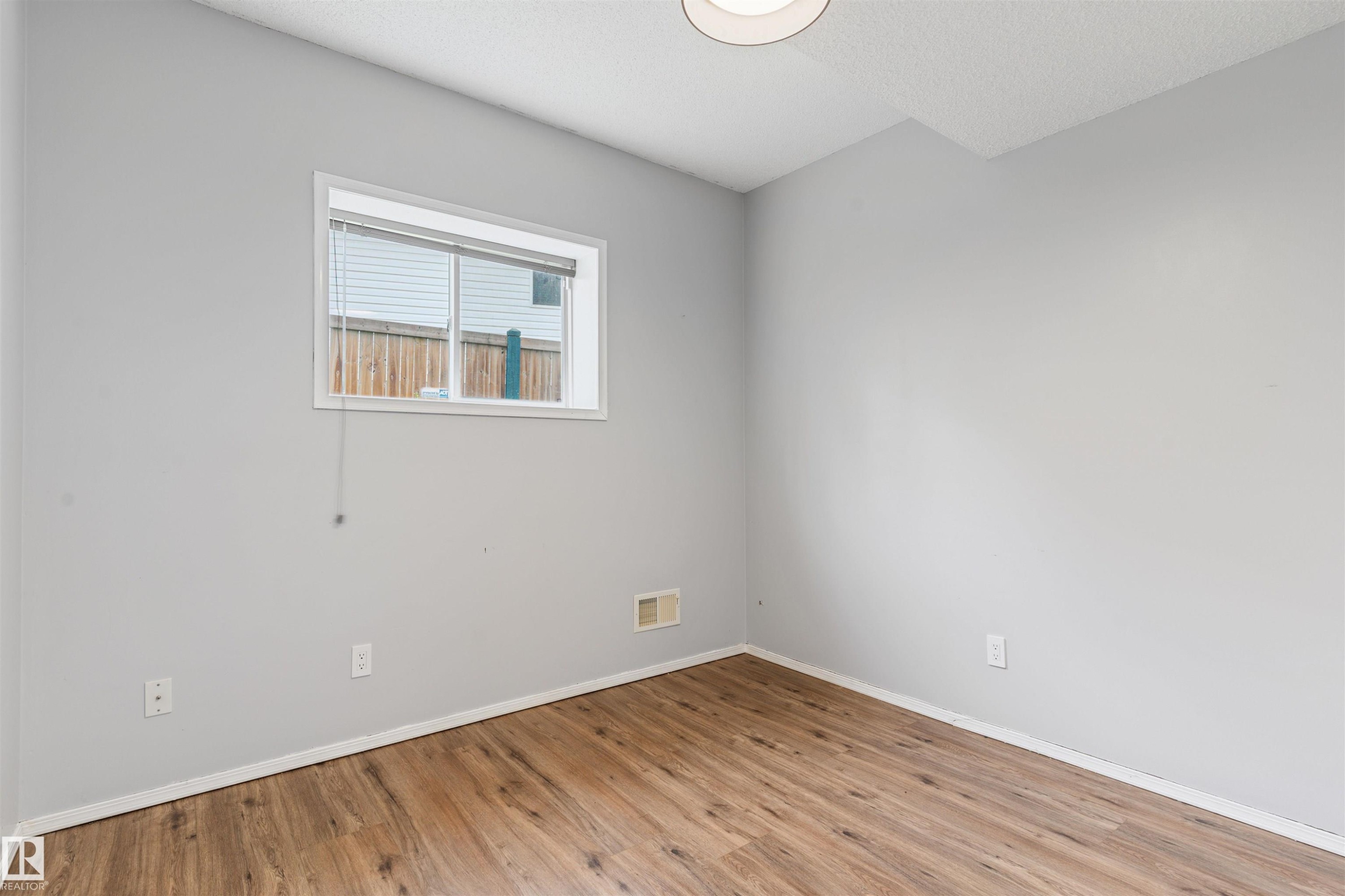421 Blackburn Drive E, Edmonton, AB