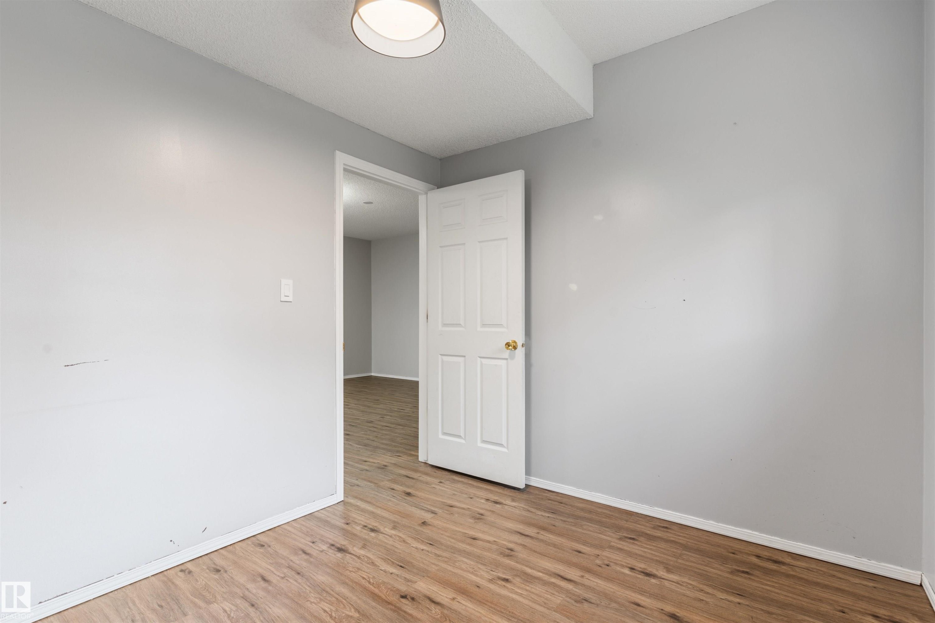 421 Blackburn Drive E, Edmonton, AB