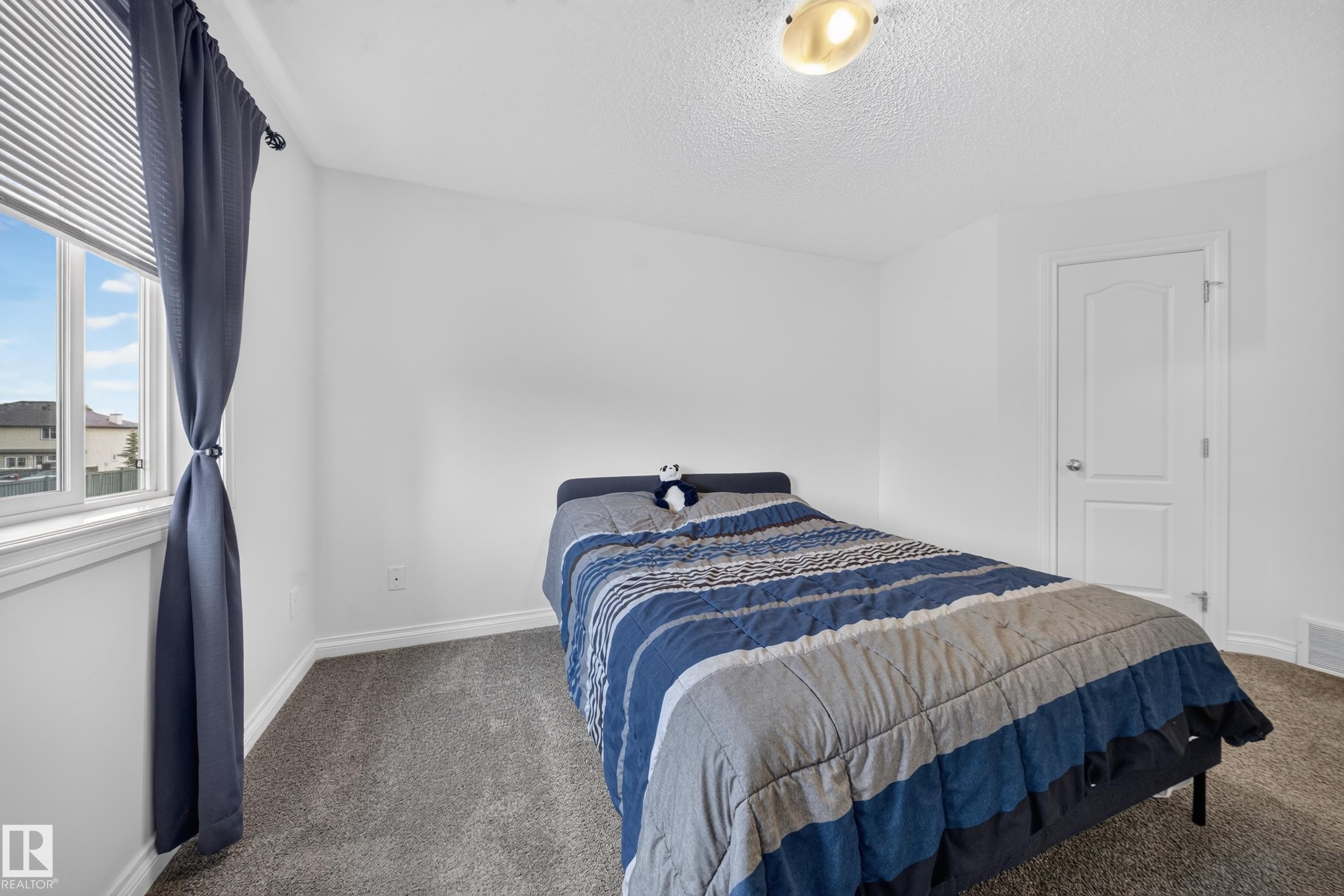 #32 12050 17 Av Sw, Edmonton, AB - Indoor Photo Showing Bedroom