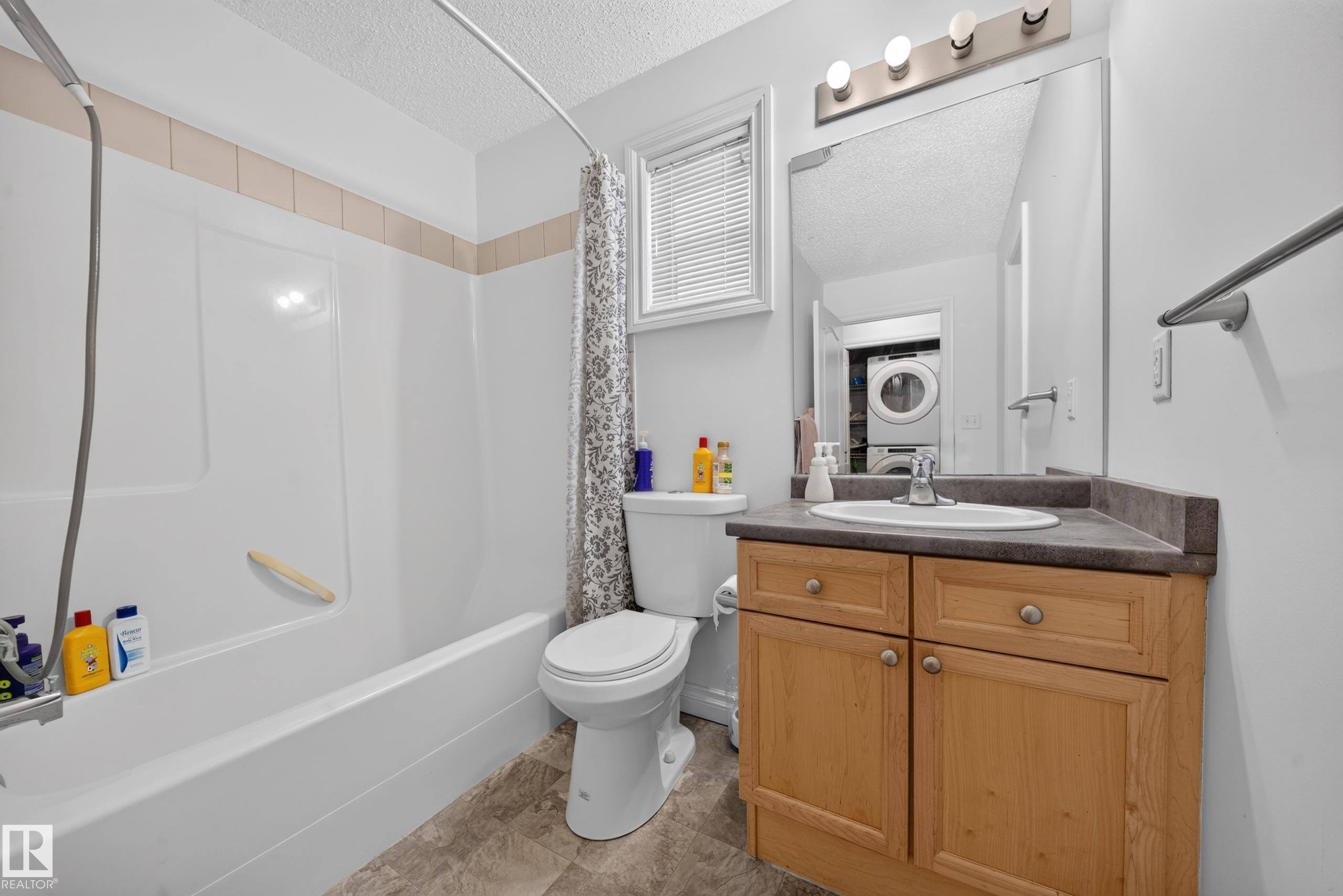 #32 12050 17 Av Sw, Edmonton, AB - Indoor Photo Showing Bathroom