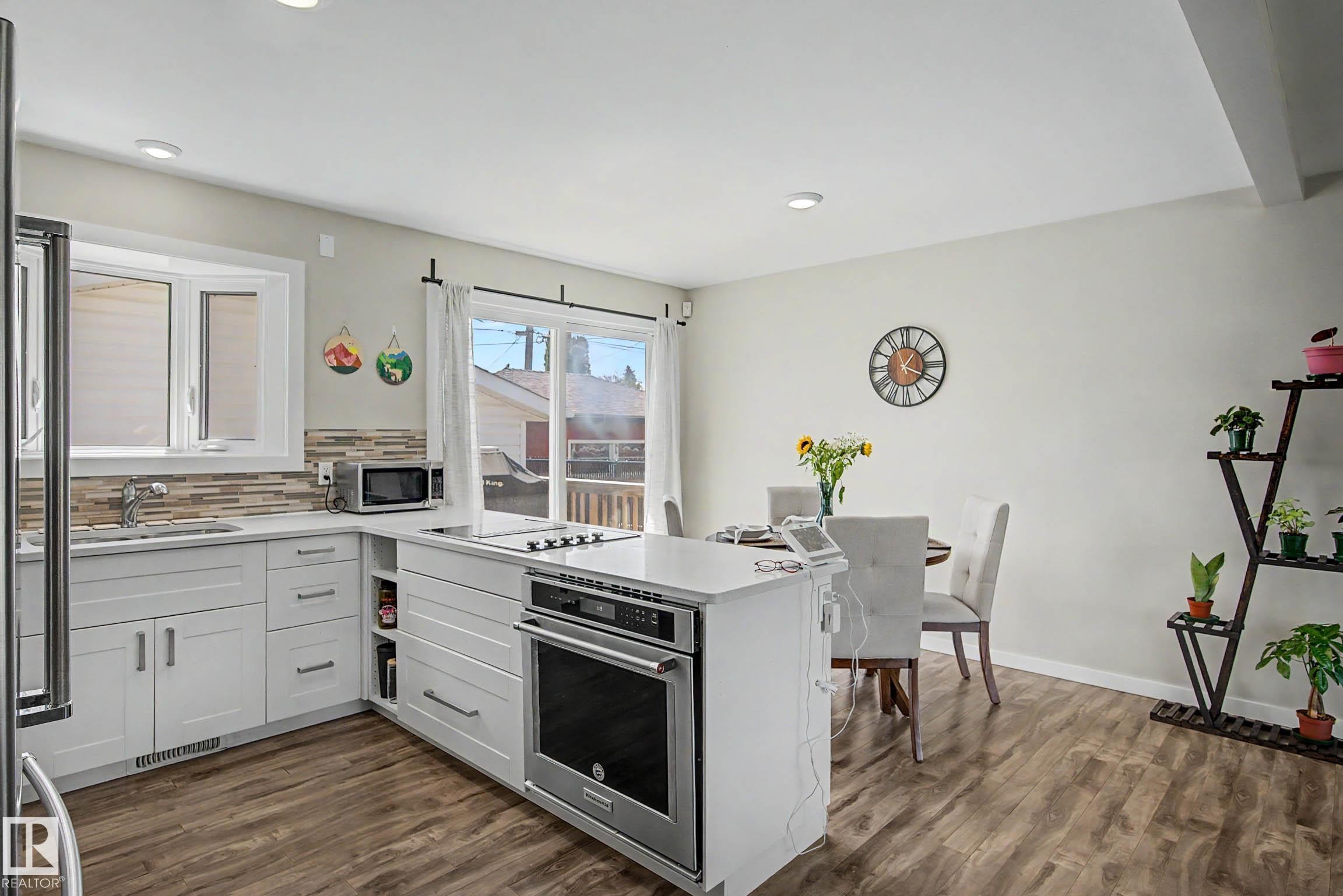 5407 106 Avenue Nw, Edmonton, AB - Indoor