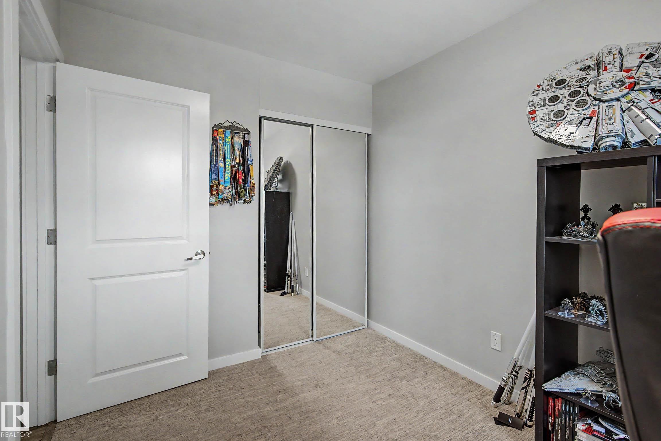 5407 106 Avenue Nw, Edmonton, AB - Indoor Photo Showing Other Room