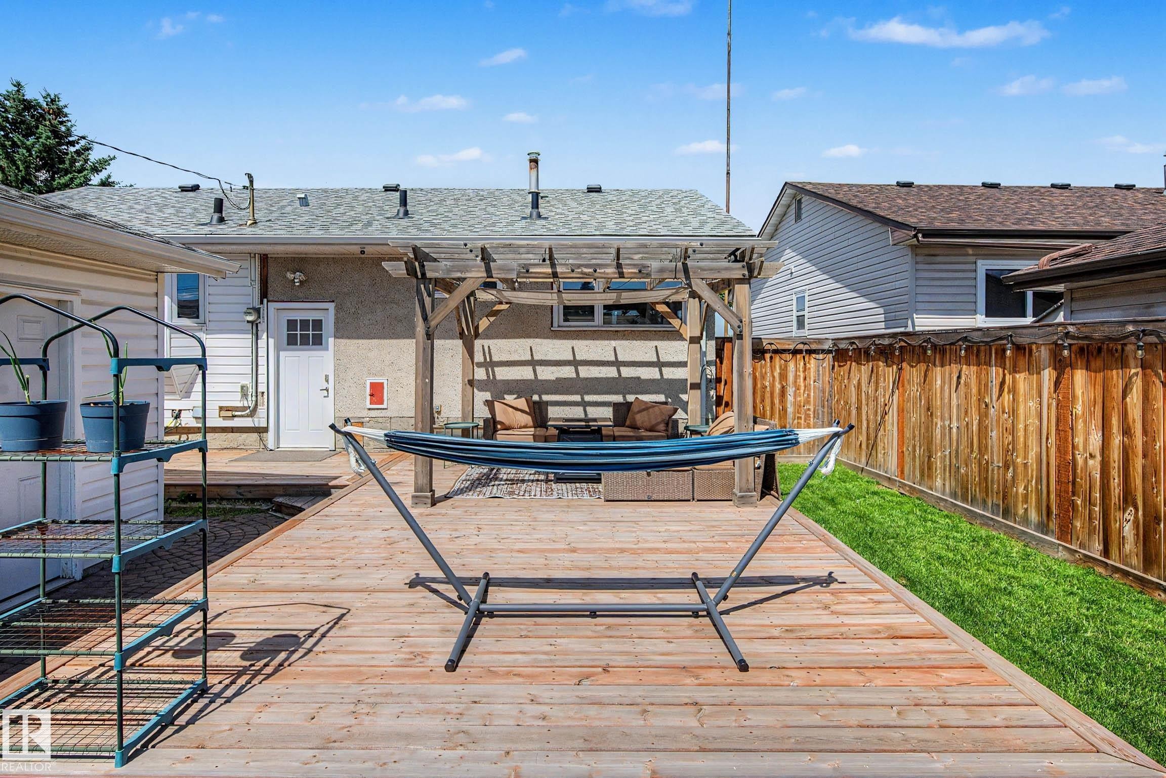 5407 106 Avenue Nw, Edmonton, AB - Outdoor