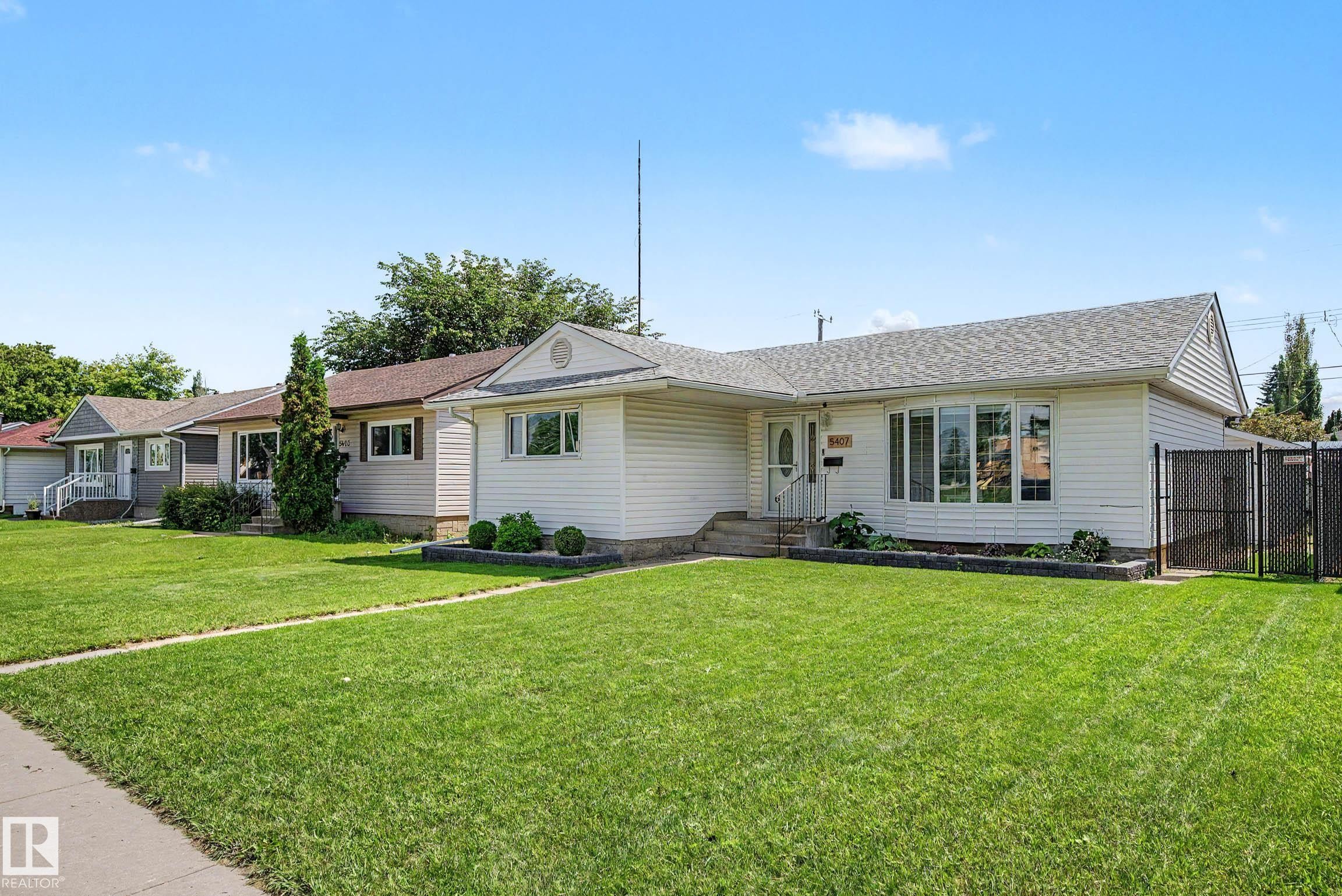5407 106 Avenue Nw, Edmonton, AB - Outdoor With Facade
