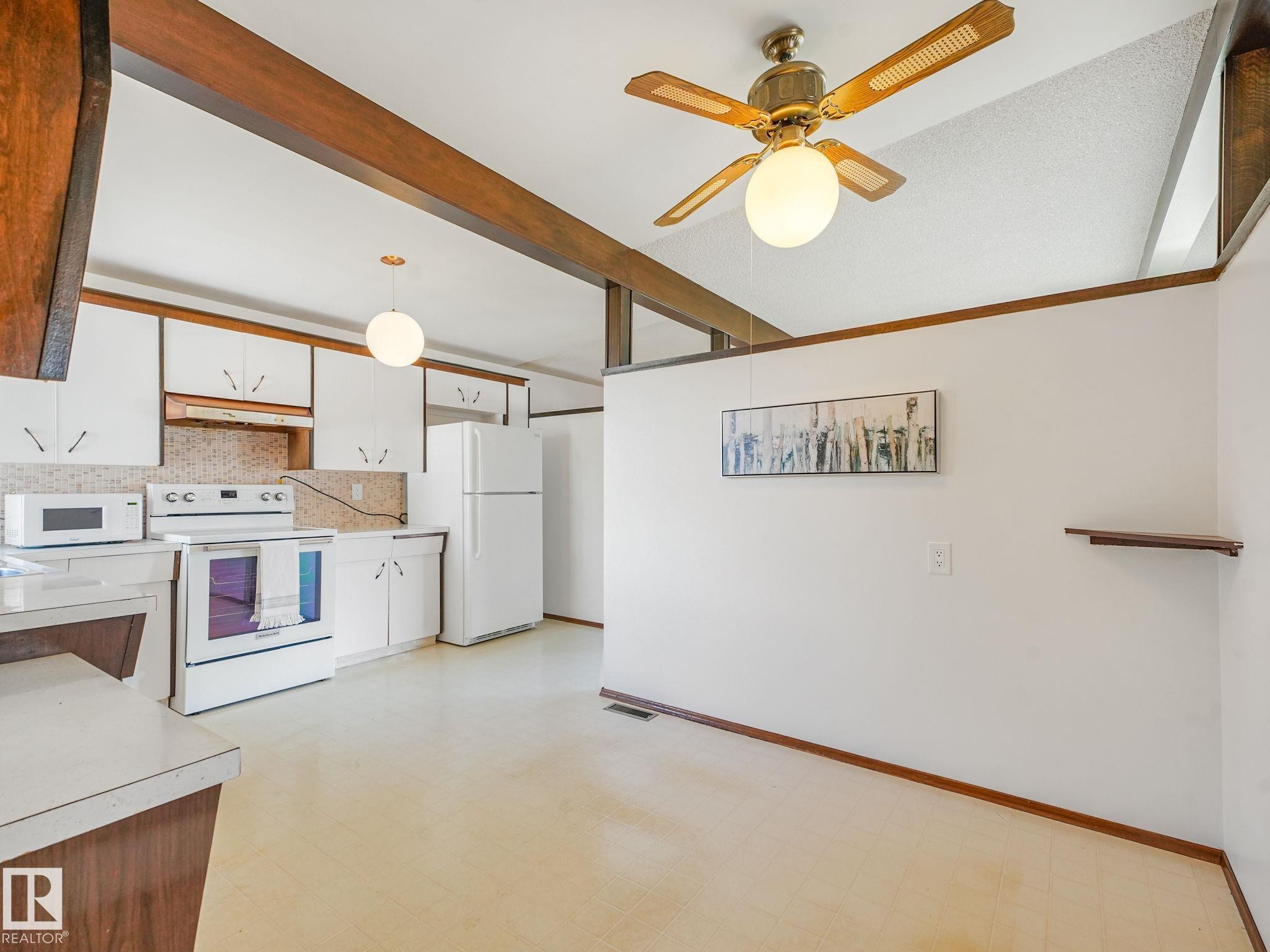 Kitchen - 15011 72A Street, Edmonton, AB