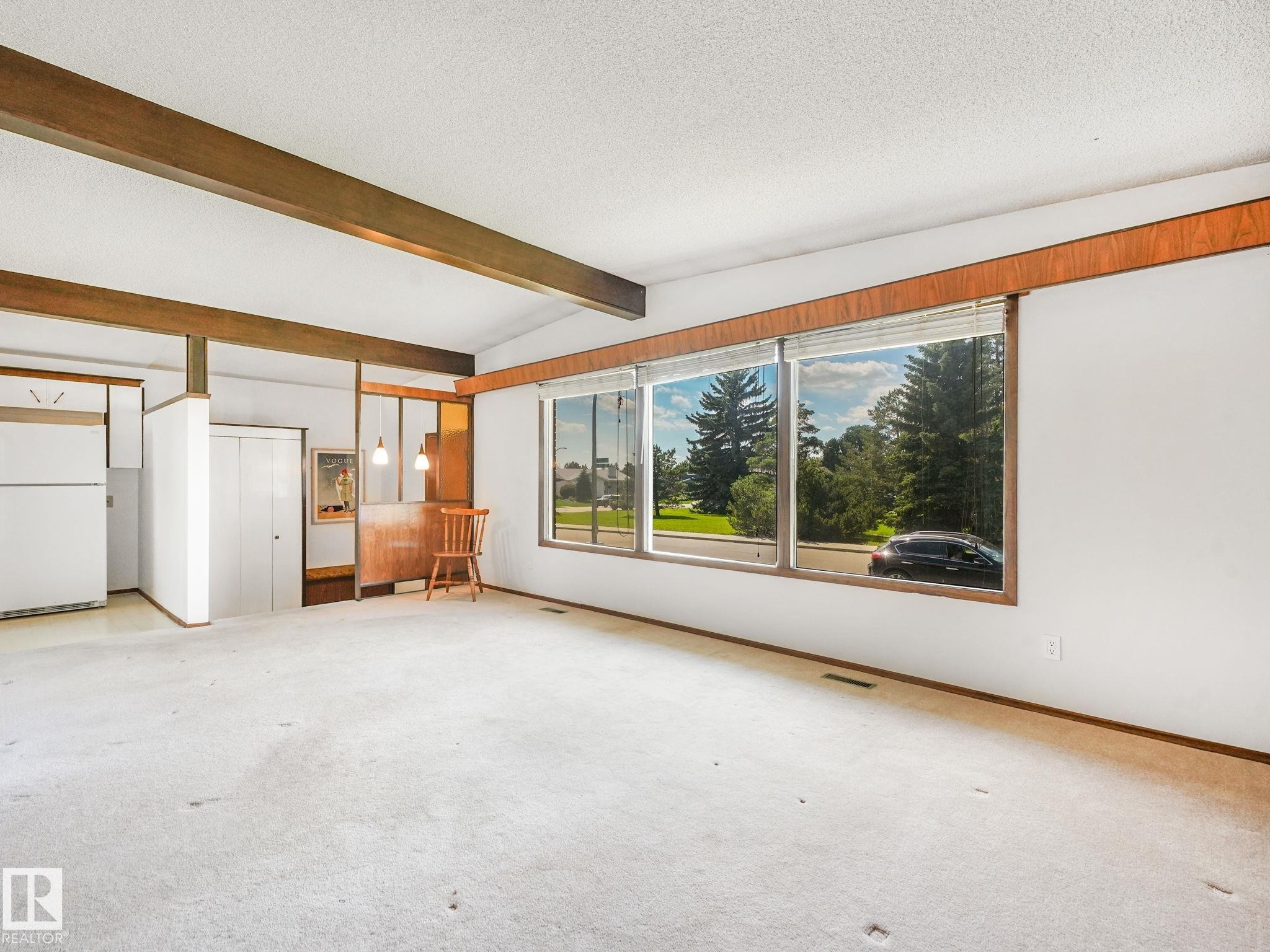 Living room - 15011 72A Street, Edmonton, AB