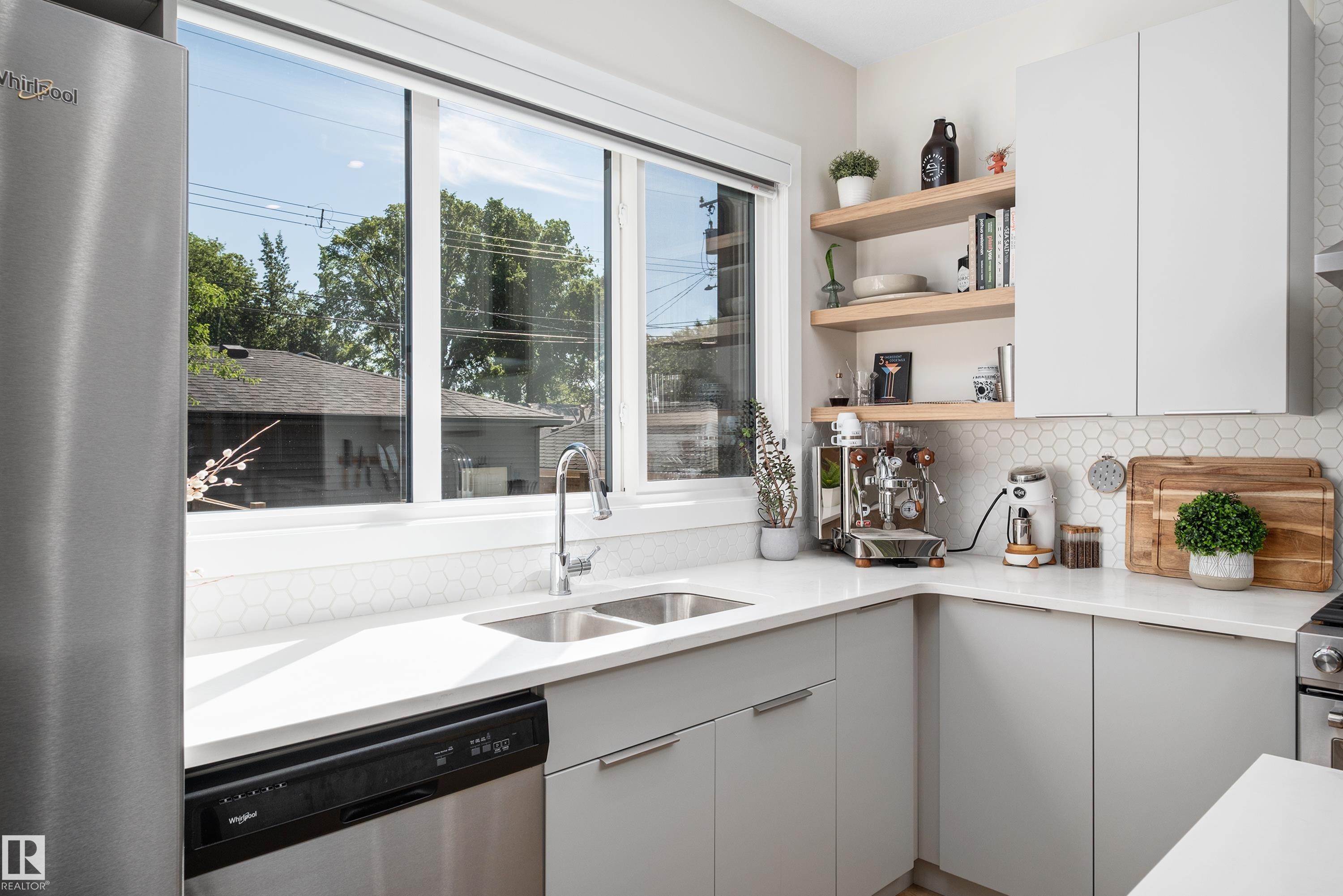 11013 75 Street Nw, Edmonton, AB - Indoor Photo Showing Kitchen With Double Sink
