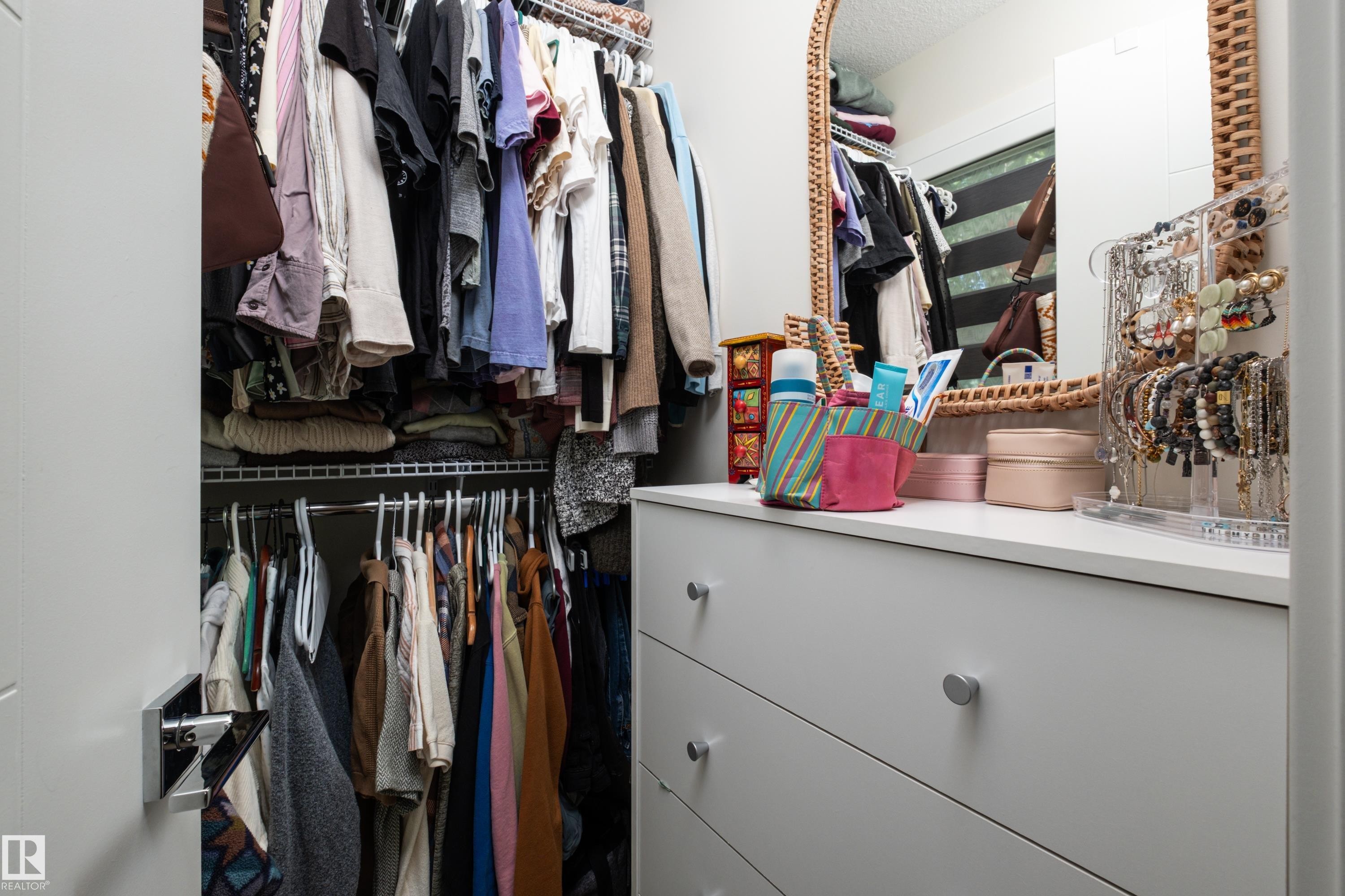 11013 75 Street Nw, Edmonton, AB - Indoor With Storage