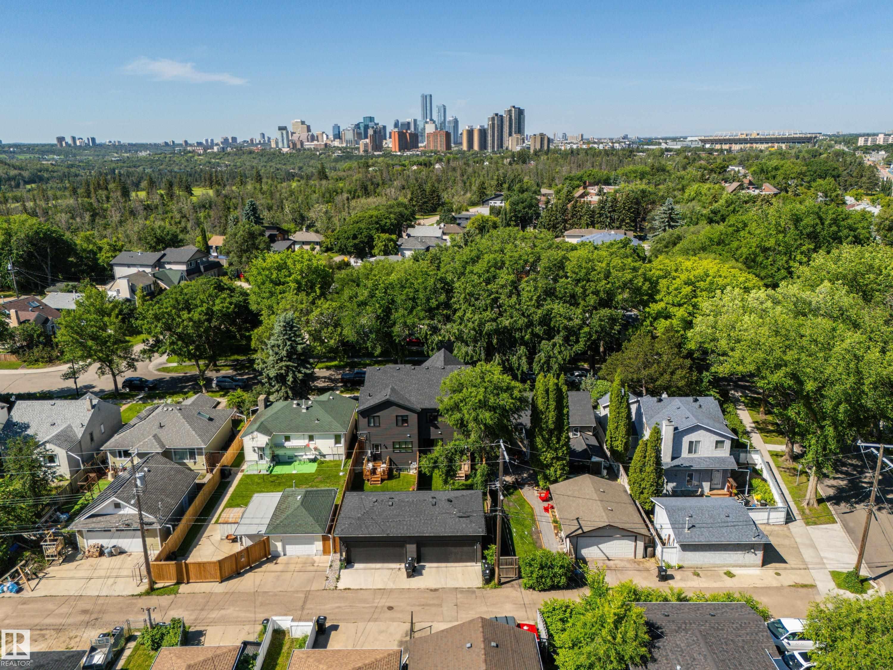 11013 75 Street Nw, Edmonton, AB - Outdoor With View