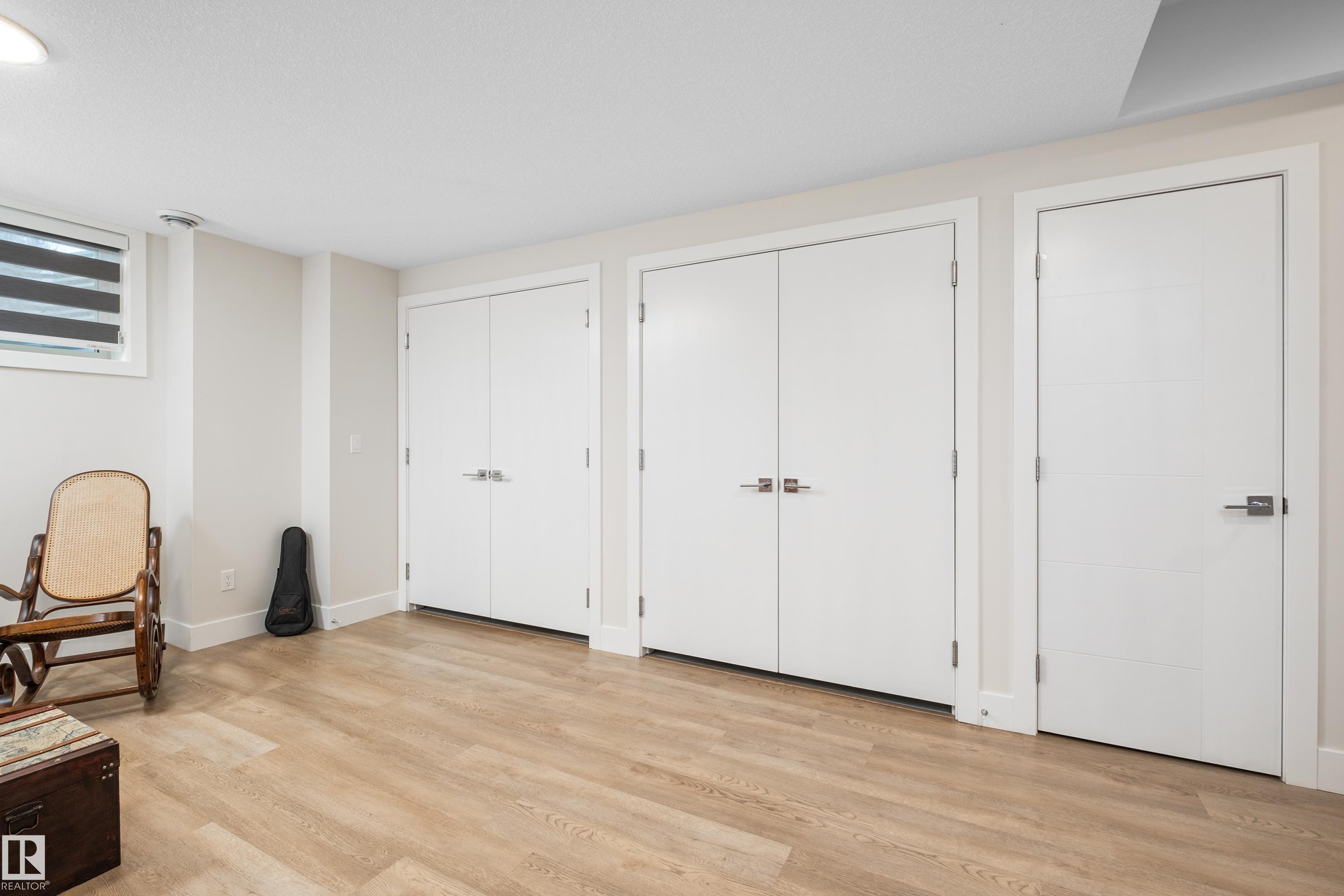 11013 75 Street Nw, Edmonton, AB - Indoor Photo Showing Other Room