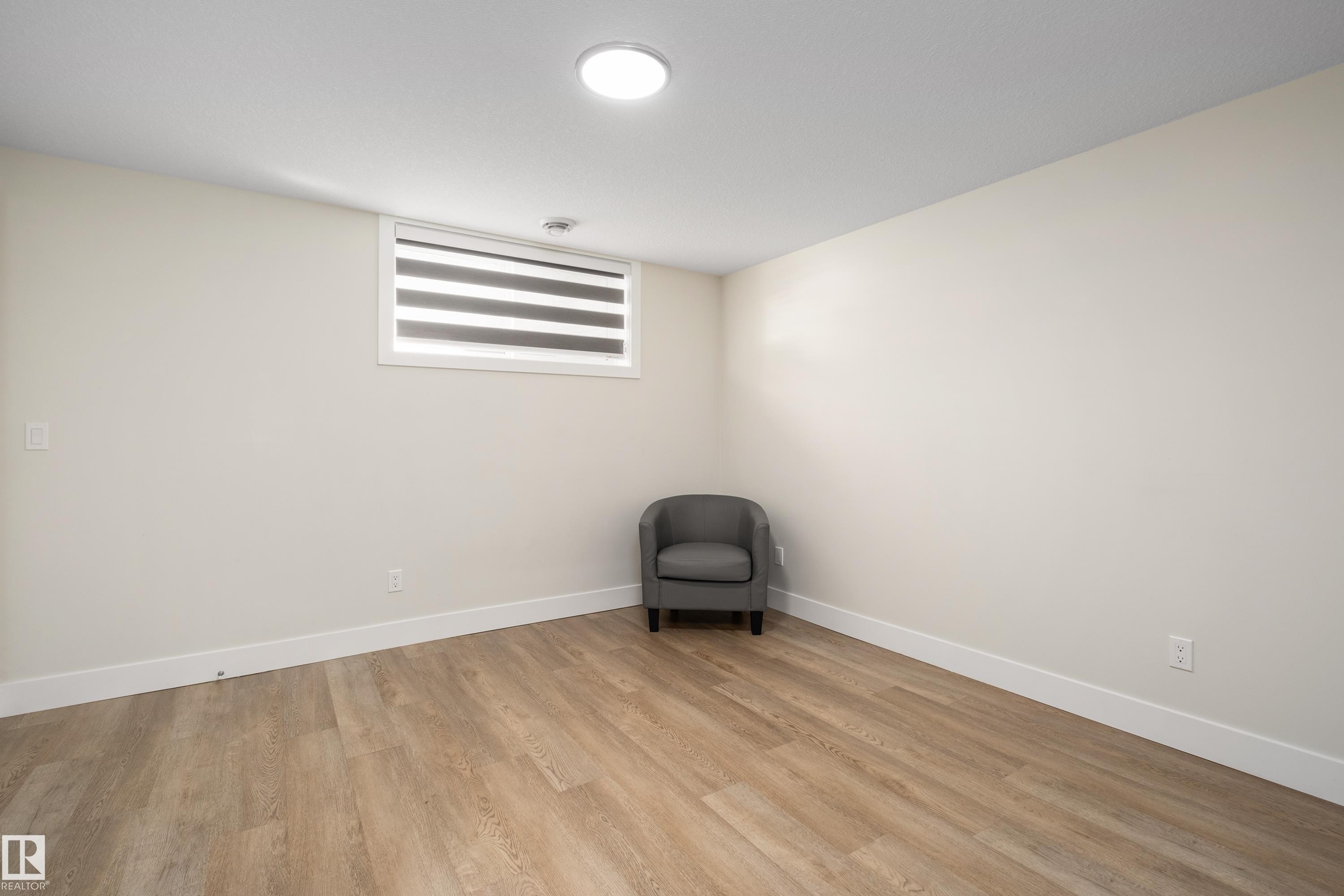 11013 75 Street Nw, Edmonton, AB - Indoor Photo Showing Other Room