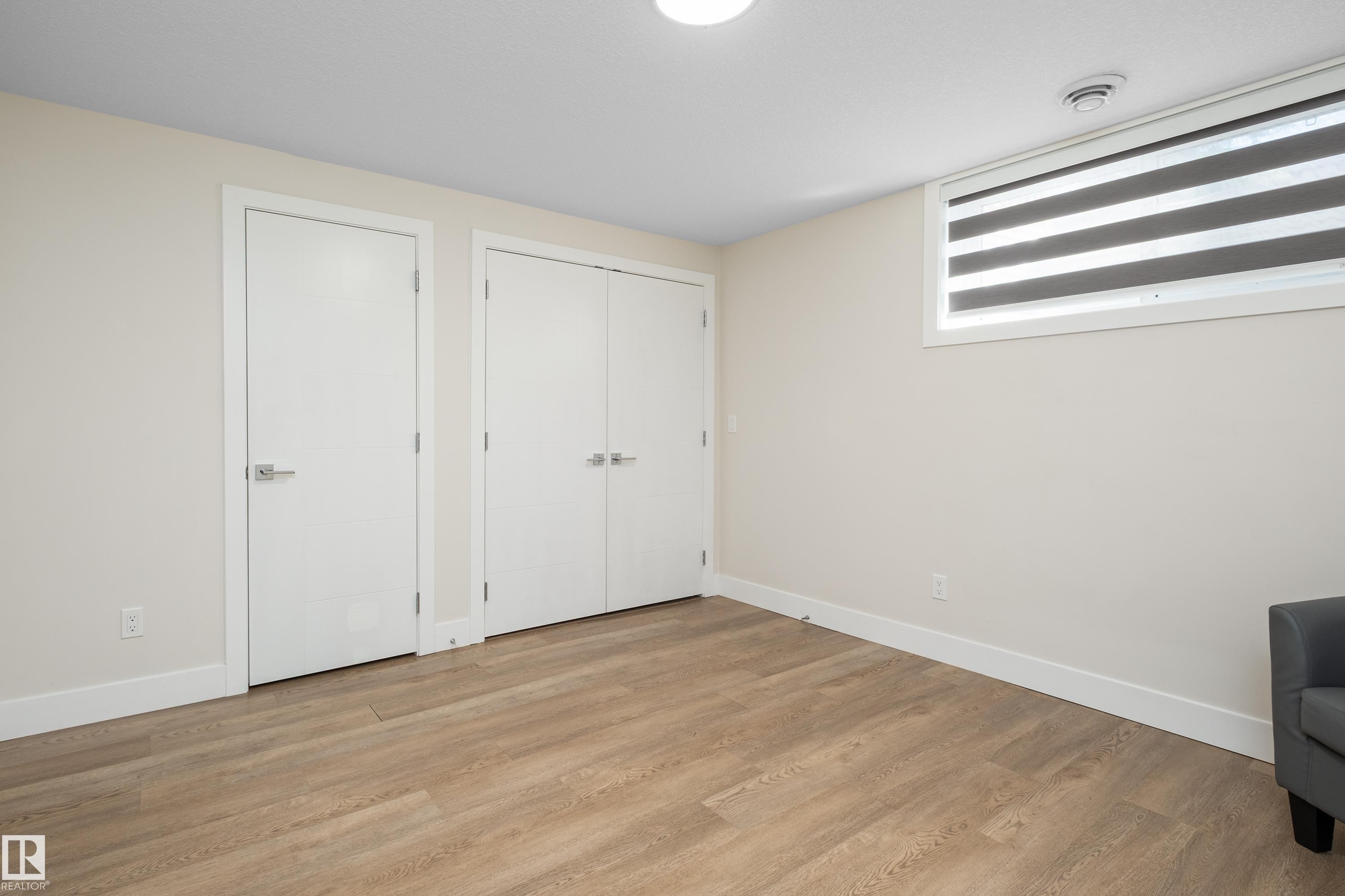 11013 75 Street Nw, Edmonton, AB - Indoor Photo Showing Other Room
